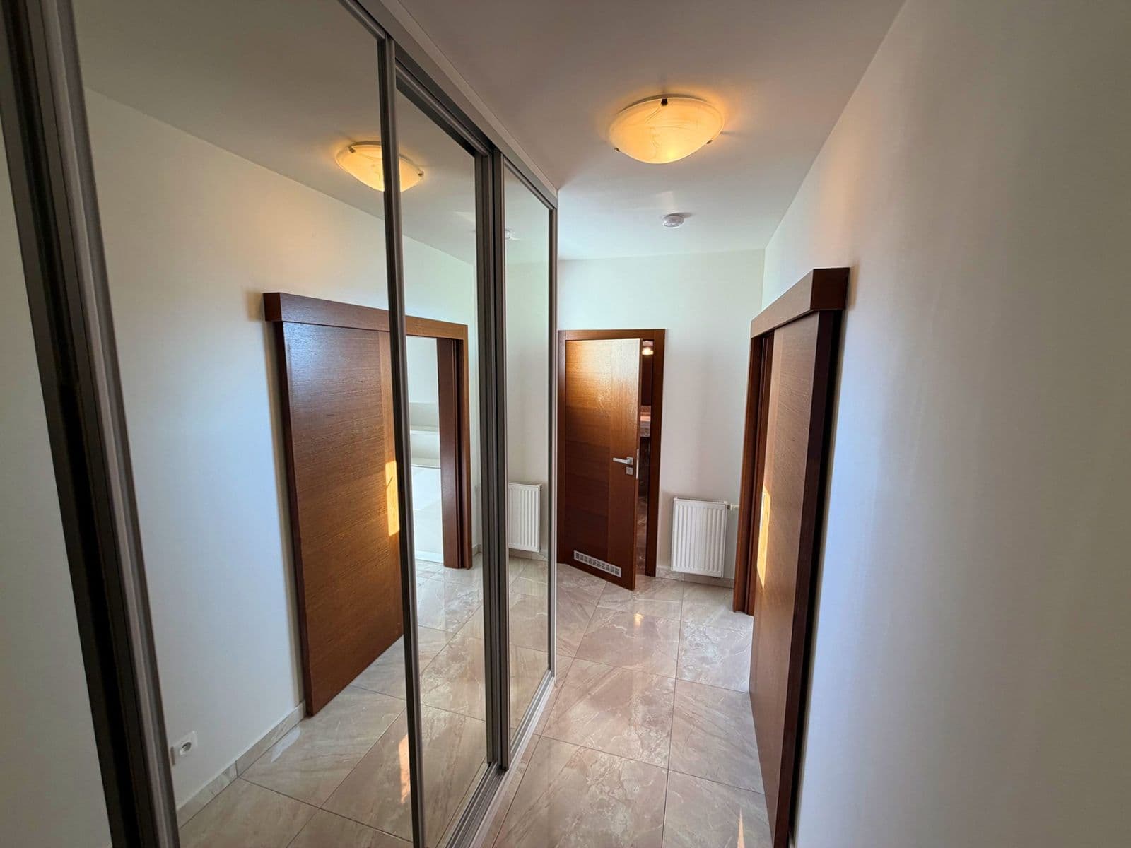 Prenájom bytu 3-izbový 69 m², Hornoměcholupská, Praha, Praha Prenájom bytu 3-izbový 69 m², Hornoměcholupská, Praha, Praha