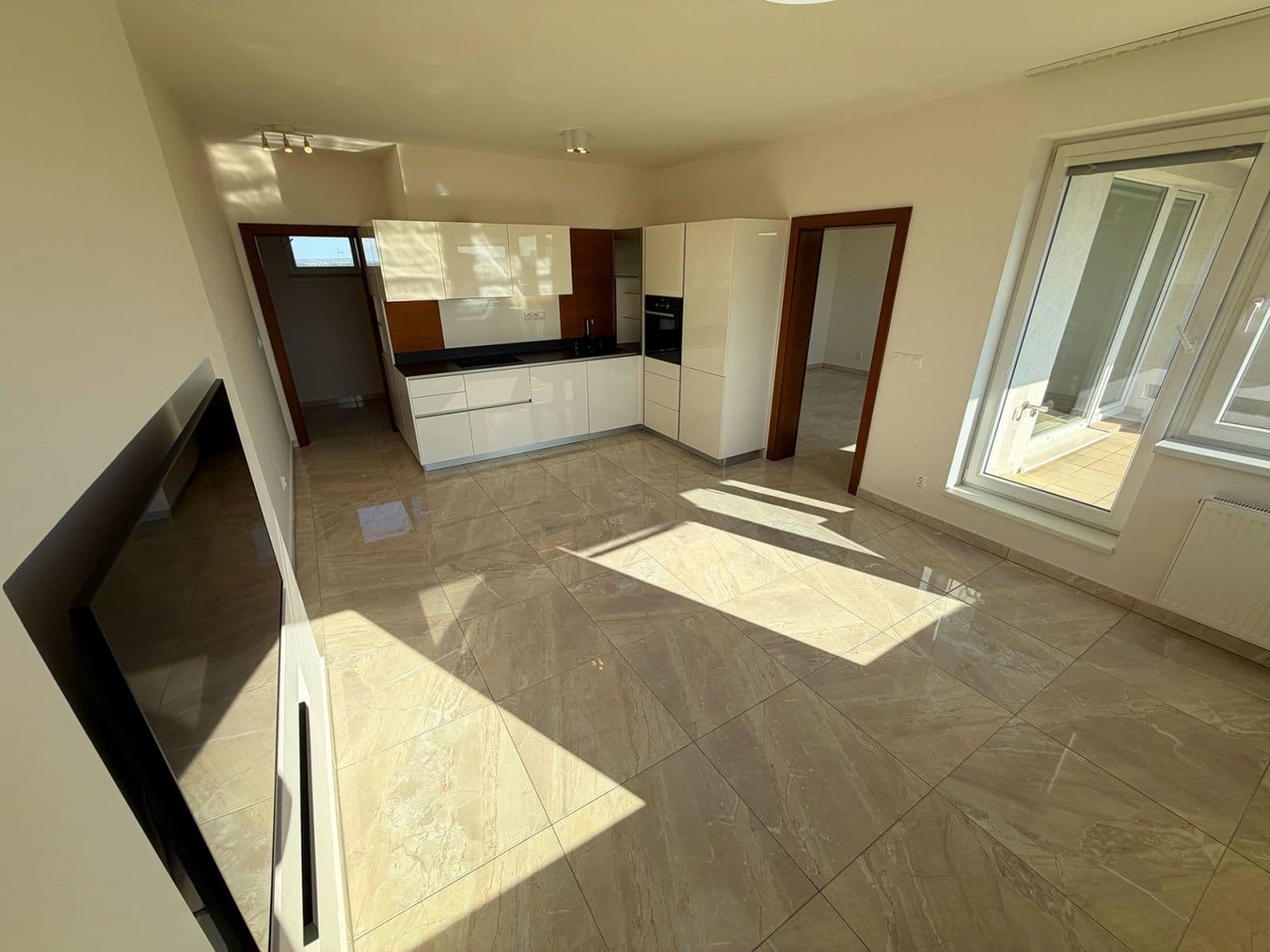 Prenájom bytu 3-izbový 69 m², Hornoměcholupská, Praha, Praha Prenájom bytu 3-izbový 69 m², Hornoměcholupská, Praha, Praha