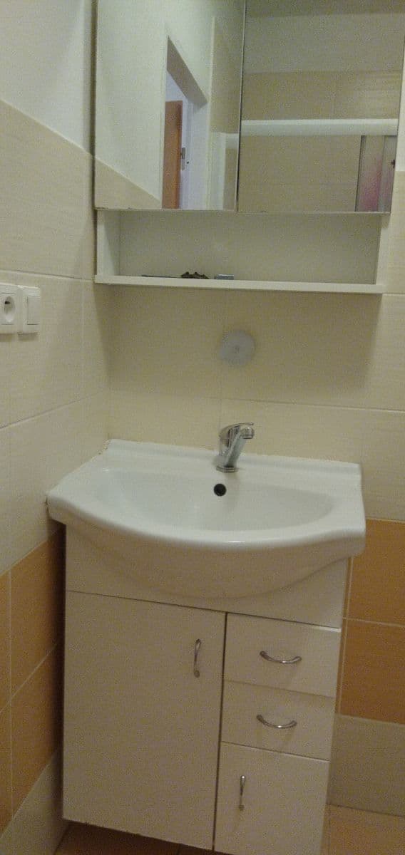 Prenájom bytu 2-izbový 46 m², Střelničná, Praha, Praha Prenájom bytu 2-izbový 46 m², Střelničná, Praha, Praha