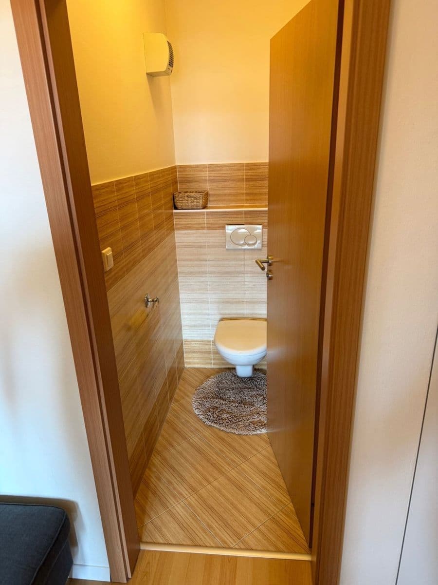 Prenájom bytu 2-izbový 50 m², Strančická, Praha, Praha Prenájom bytu 2-izbový 50 m², Strančická, Praha, Praha