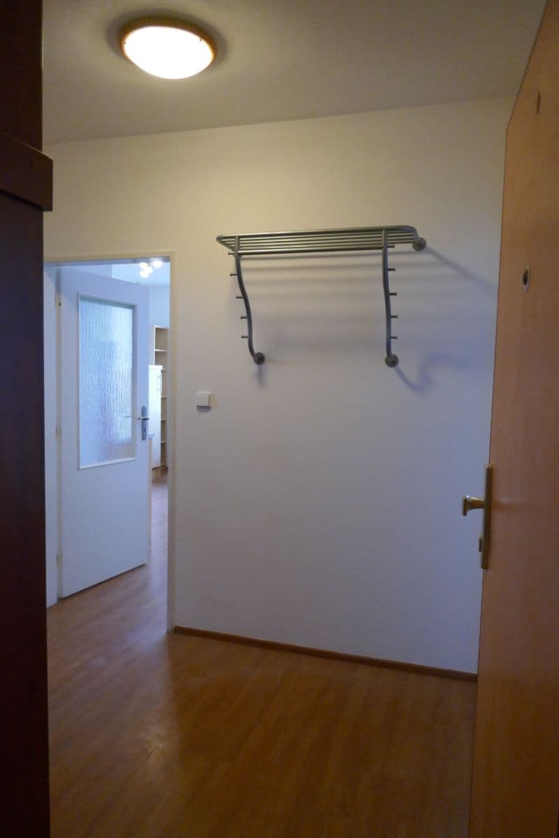 Prenájom bytu 2-izbový 45 m², Hnězdenská, Praha, Praha Prenájom bytu 2-izbový 45 m², Hnězdenská, Praha, Praha