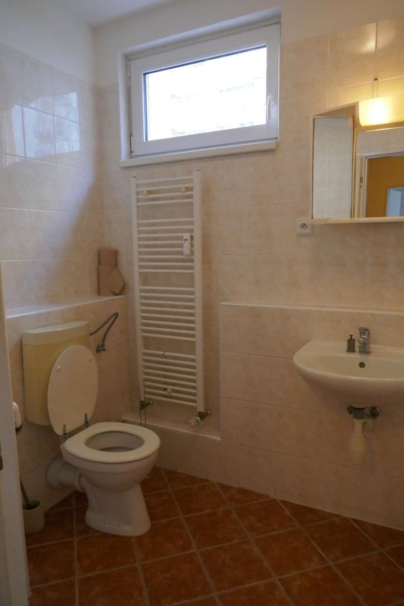 Prenájom bytu 2-izbový 45 m², Hnězdenská, Praha, Praha Prenájom bytu 2-izbový 45 m², Hnězdenská, Praha, Praha