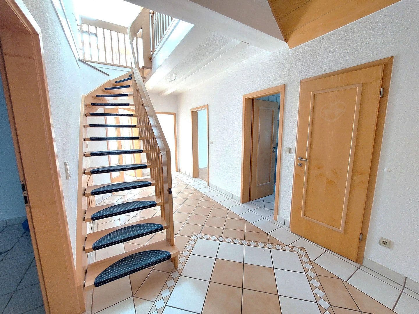 Prenájom bytu 5-izbový 147 m², Friedenstraße 45, Wiesbaden, Hesensko Prenájom bytu 5-izbový 147 m², Friedenstraße 45, Wiesbaden, Hesensko