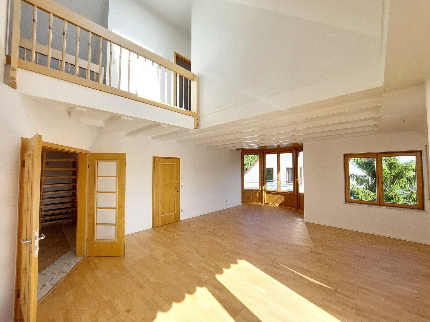 Prenájom bytu 5-izbový 147 m², Friedenstraße 45, Wiesbaden, Hesensko Prenájom bytu 5-izbový 147 m², Friedenstraße 45, Wiesbaden, Hesensko