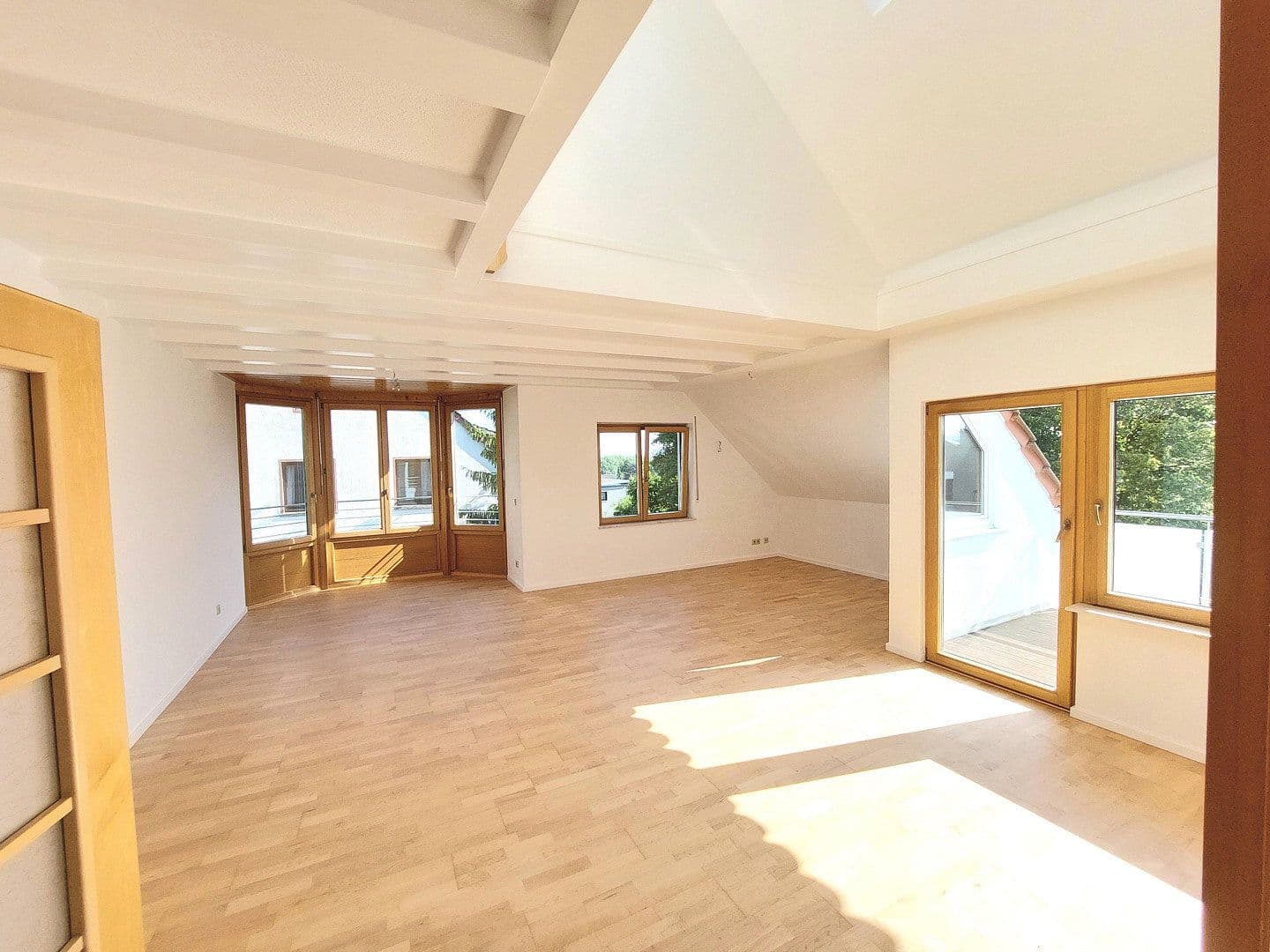 Prenájom bytu 5-izbový 147 m², Friedenstraße 45, Wiesbaden, Hesensko Prenájom bytu 5-izbový 147 m², Friedenstraße 45, Wiesbaden, Hesensko