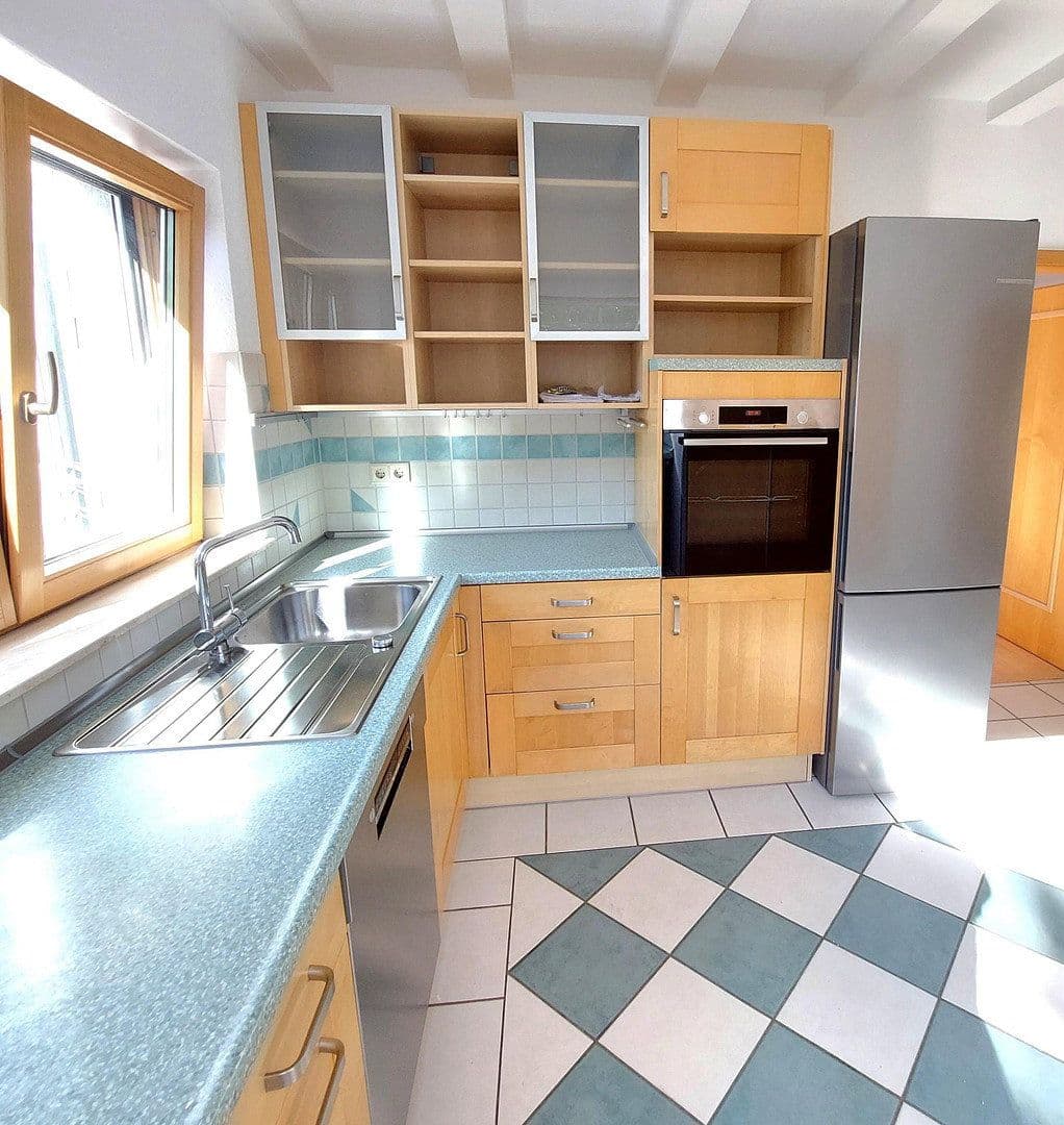 Prenájom bytu 5-izbový 147 m², Friedenstraße 45, Wiesbaden, Hesensko Prenájom bytu 5-izbový 147 m², Friedenstraße 45, Wiesbaden, Hesensko