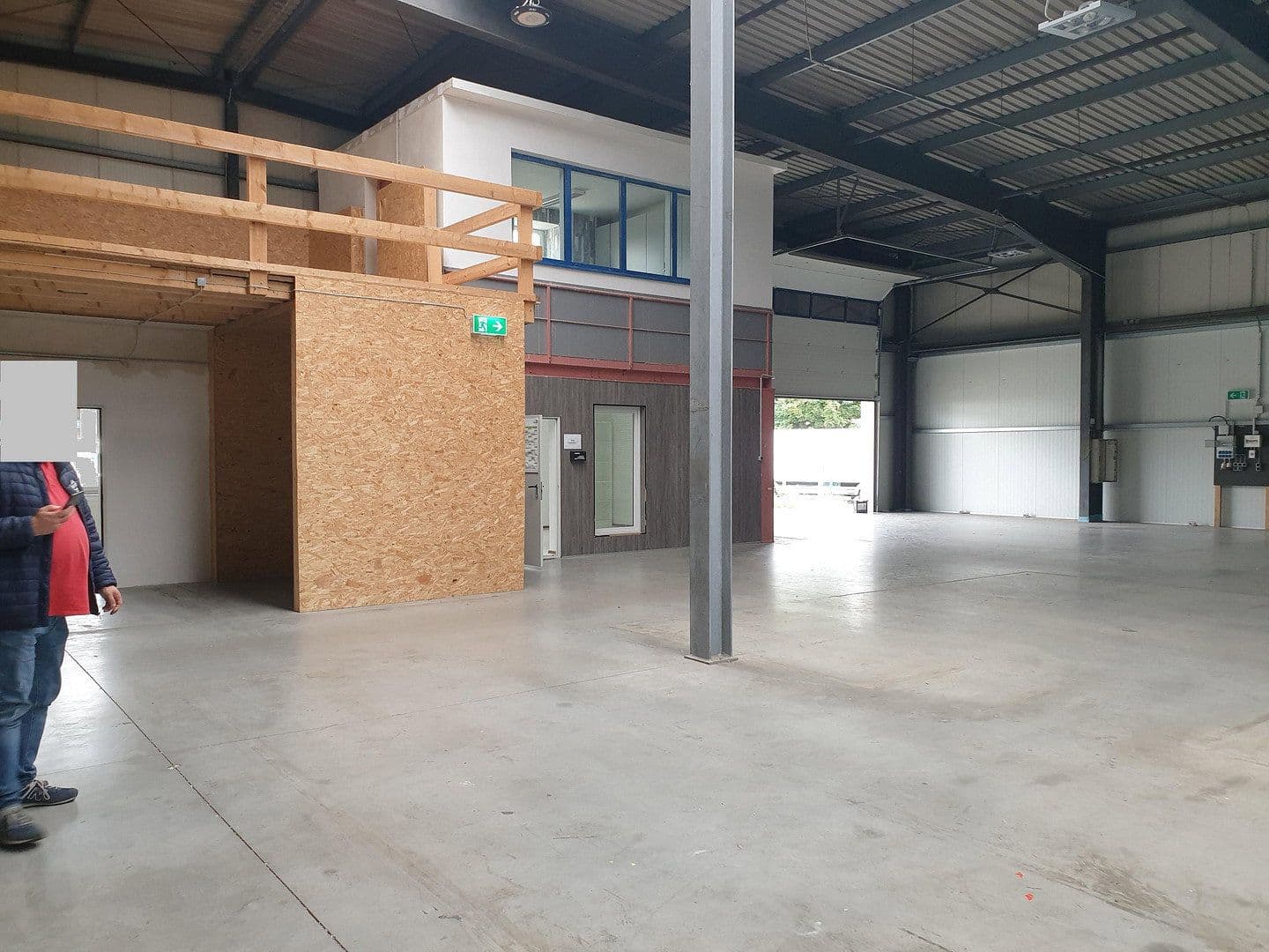 Predaj nebytového priestoru 4.000 m², Rösrath, Severné Porýnie - Westfálsko Predaj nebytového priestoru 4.000 m², Rösrath, Severné Porýnie - Westfálsko