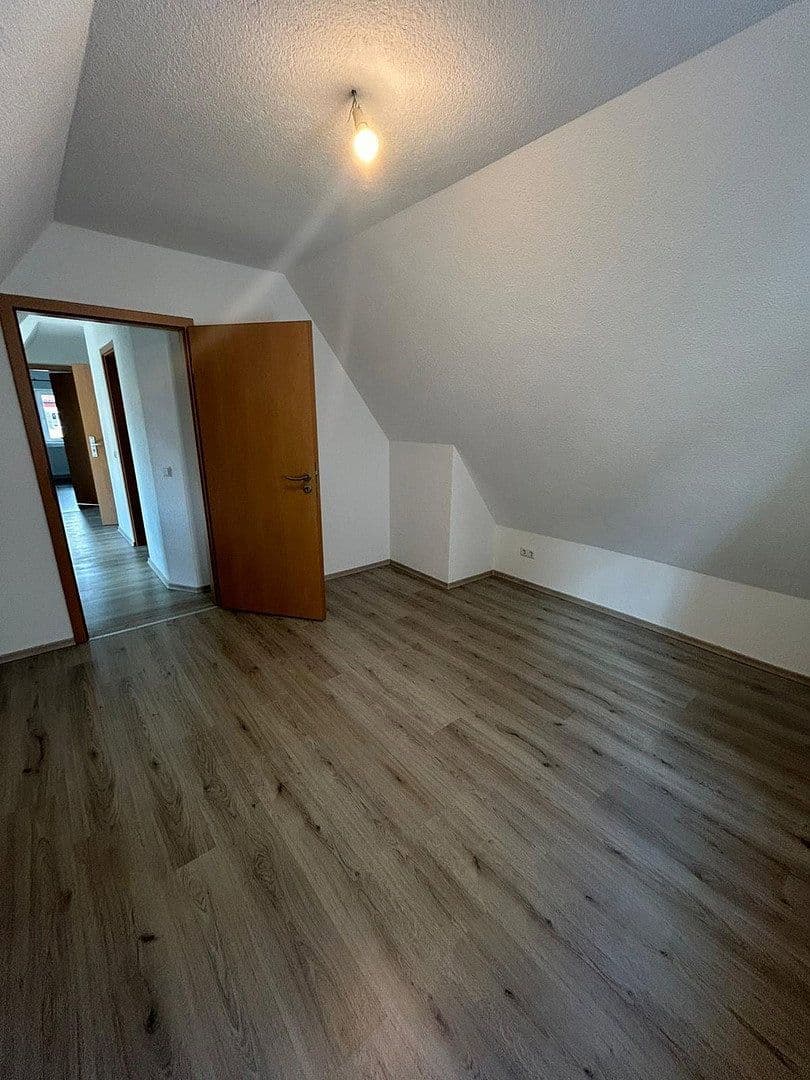 Prenájom bytu 2-izbový 65 m², Löhrstraße 3, Trossingen, Bádensko-Wurttembersko Prenájom bytu 2-izbový 65 m², Löhrstraße 3, Trossingen, Bádensko-Wurttembersko