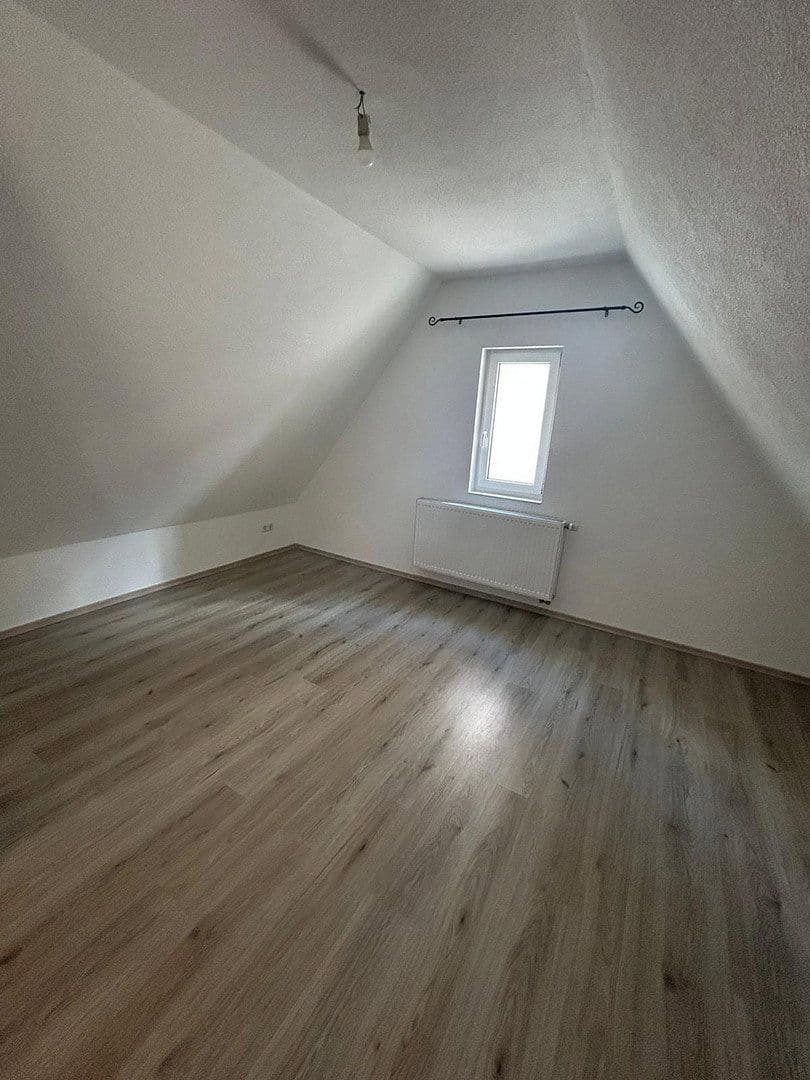 Prenájom bytu 2-izbový 65 m², Löhrstraße 3, Trossingen, Bádensko-Wurttembersko Prenájom bytu 2-izbový 65 m², Löhrstraße 3, Trossingen, Bádensko-Wurttembersko