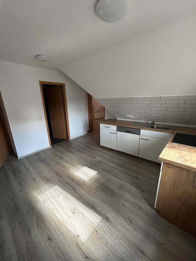 Prenájom bytu 2-izbový 65 m², Löhrstraße 3, Trossingen, Bádensko-Wurttembersko Prenájom bytu 2-izbový 65 m², Löhrstraße 3, Trossingen, Bádensko-Wurttembersko