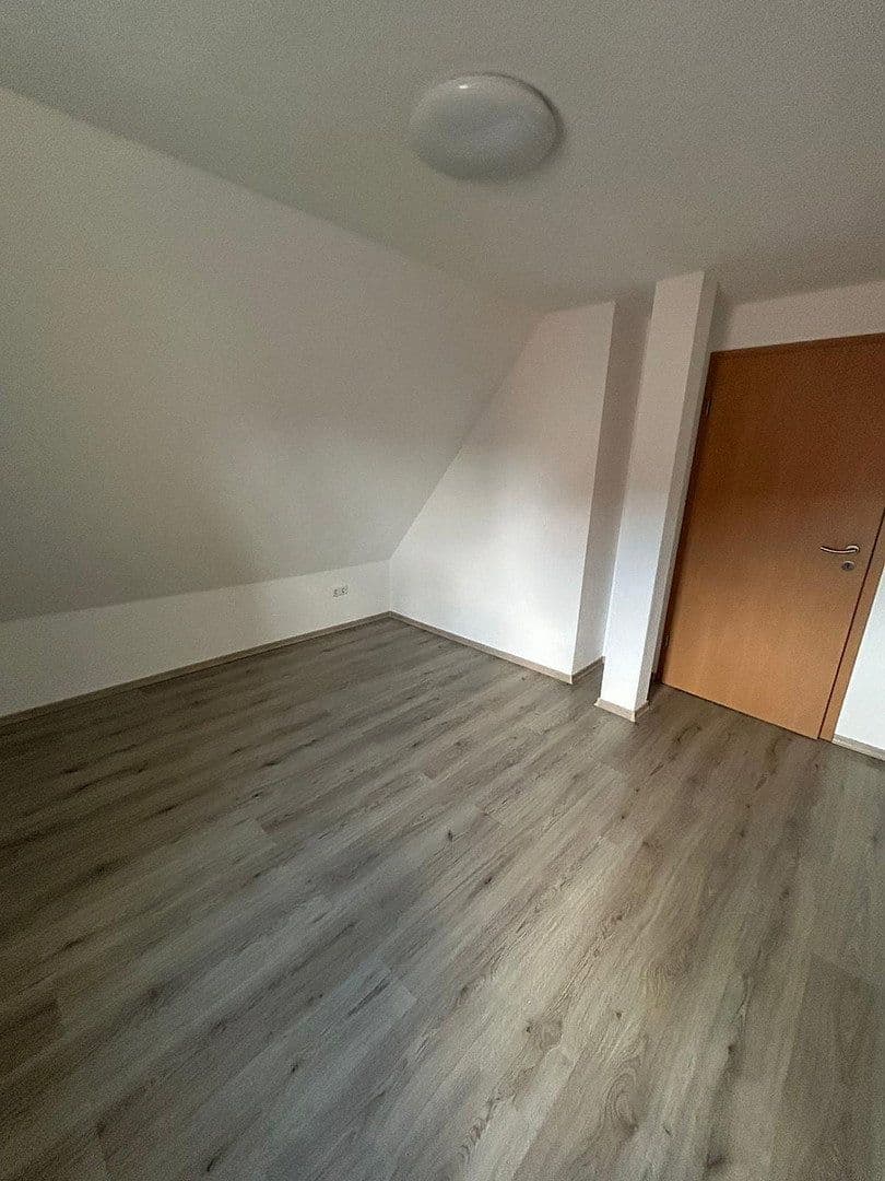 Prenájom bytu 2-izbový 65 m², Löhrstraße 3, Trossingen, Bádensko-Wurttembersko Prenájom bytu 2-izbový 65 m², Löhrstraße 3, Trossingen, Bádensko-Wurttembersko