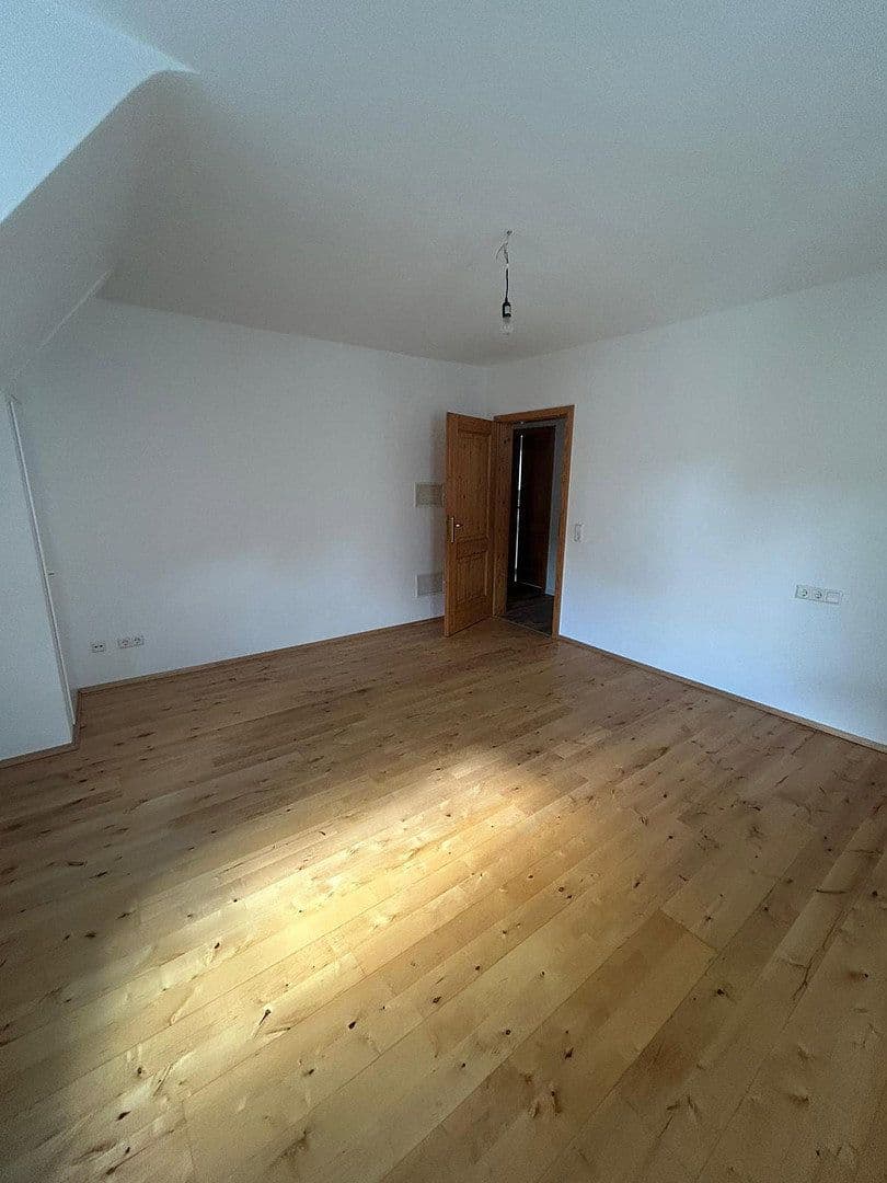 Prenájom bytu 3-izbový 86 m², Löhrstraße 3, Trossingen, Bádensko-Wurttembersko Prenájom bytu 3-izbový 86 m², Löhrstraße 3, Trossingen, Bádensko-Wurttembersko