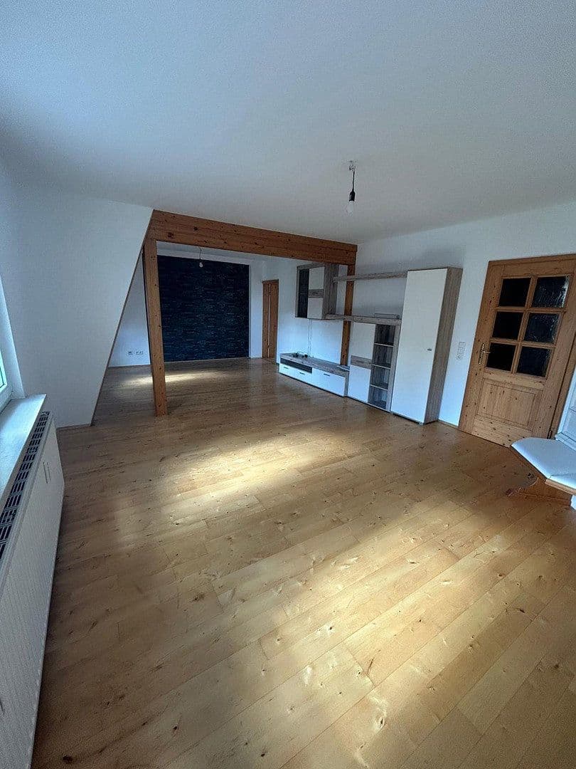 Prenájom bytu 3-izbový 86 m², Löhrstraße 3, Trossingen, Bádensko-Wurttembersko Prenájom bytu 3-izbový 86 m², Löhrstraße 3, Trossingen, Bádensko-Wurttembersko