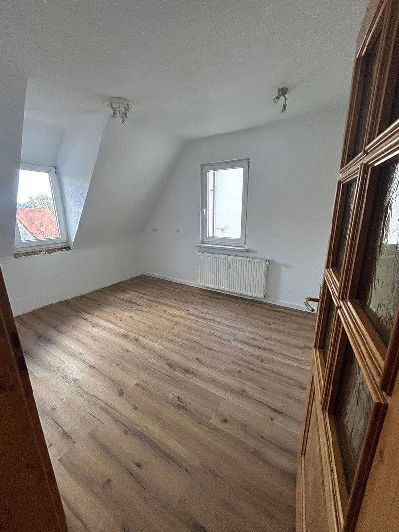 Prenájom bytu 3-izbový 86 m², Löhrstraße 3, Trossingen, Bádensko-Wurttembersko Prenájom bytu 3-izbový 86 m², Löhrstraße 3, Trossingen, Bádensko-Wurttembersko