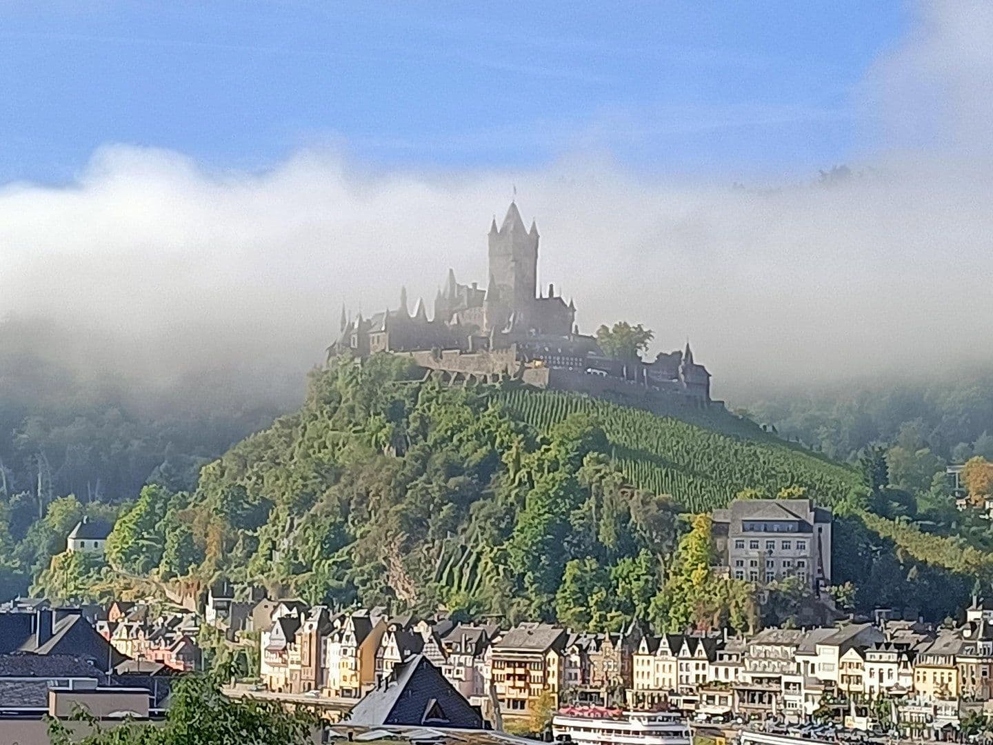 Predaj domu 399 m², pozemek 304 m², Senheim, Porýnie-Falcko Predaj domu 399 m², pozemek 304 m², Senheim, Porýnie-Falcko