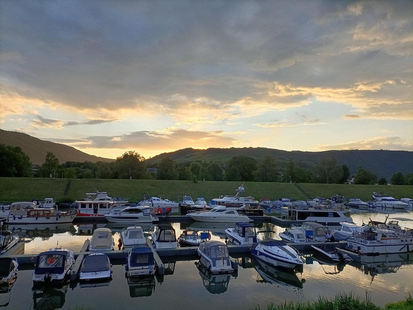 Predaj domu 399 m², pozemek 304 m², Senheim, Porýnie-Falcko Predaj domu 399 m², pozemek 304 m², Senheim, Porýnie-Falcko