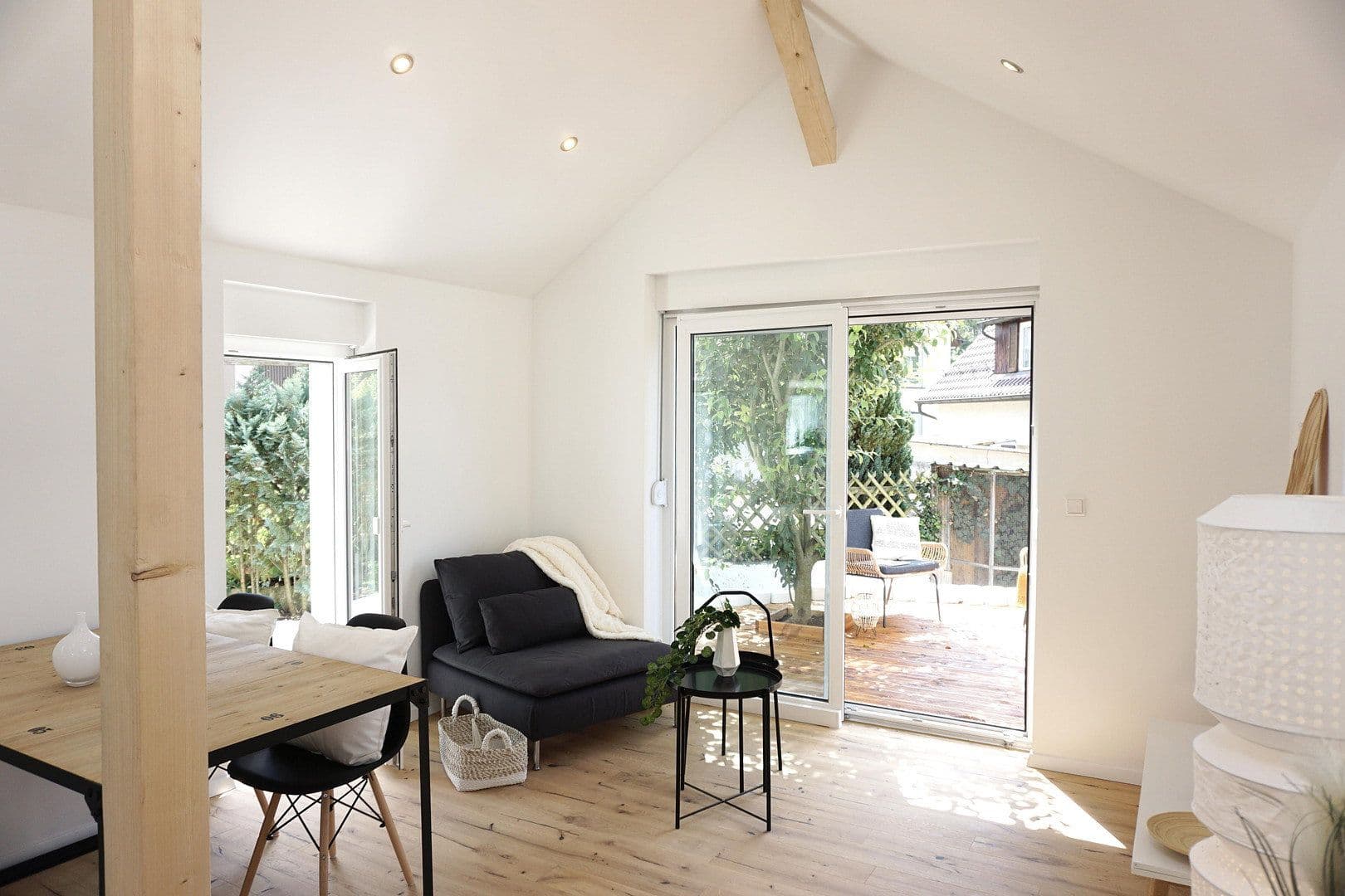 Prenájom bytu 2-izbový 63 m², Stuttgart, Bádensko-Wurttembersko Prenájom bytu 2-izbový 63 m², Stuttgart, Bádensko-Wurttembersko