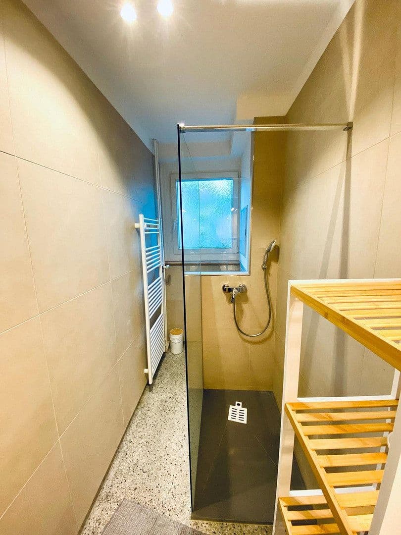 Prenájom bytu 4-izbový 66 m², Gritznerstraße, Berlin, Berlín Prenájom bytu 4-izbový 66 m², Gritznerstraße, Berlin, Berlín