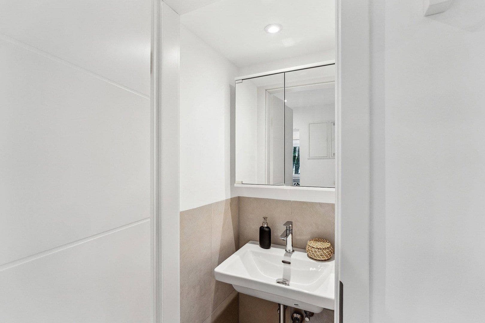 Prenájom bytu 22 m², Solothurner Straße 10, München, Bavorsko Prenájom bytu 22 m², Solothurner Straße 10, München, Bavorsko