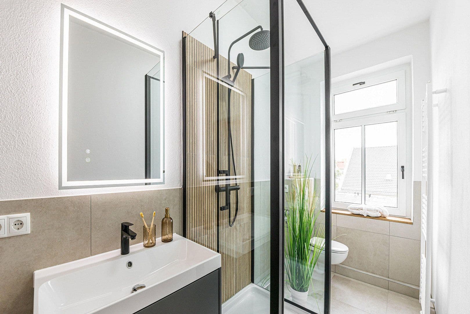 Prenájom bytu 2-izbový 52 m², Leipzig, Sasko Prenájom bytu 2-izbový 52 m², Leipzig, Sasko