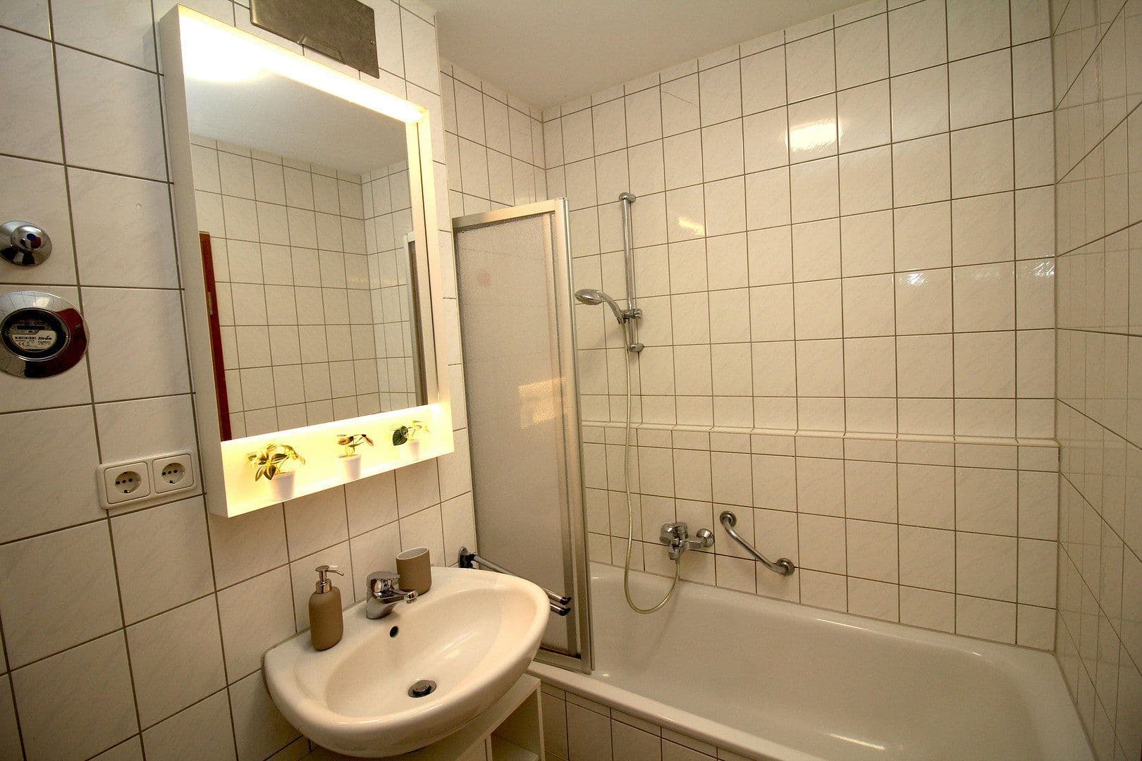 Prenájom bytu 1-izbový 33 m², Seehausener Allee 40, Leipzig, Sasko Prenájom bytu 1-izbový 33 m², Seehausener Allee 40, Leipzig, Sasko