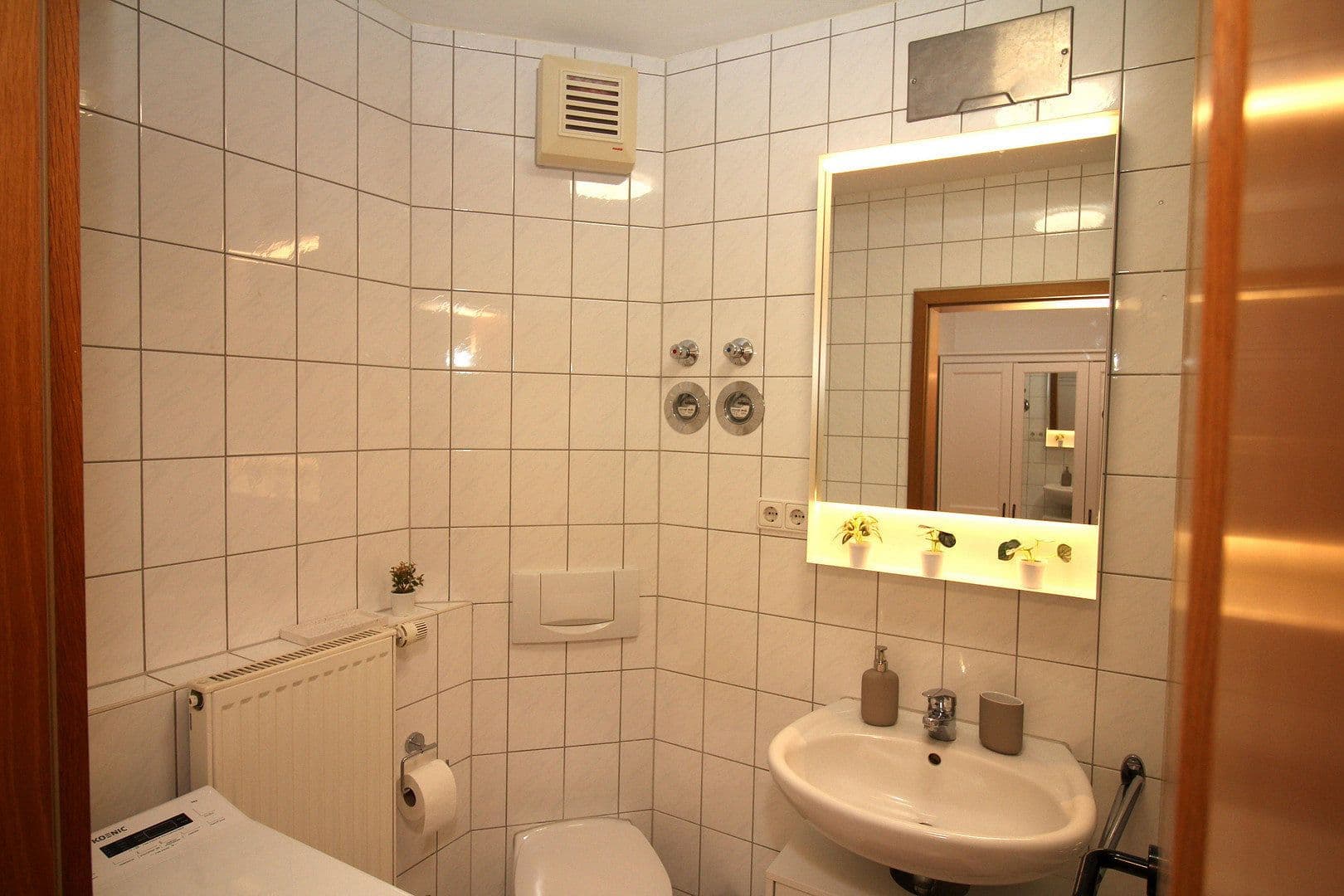 Prenájom bytu 1-izbový 33 m², Seehausener Allee 40, Leipzig, Sasko Prenájom bytu 1-izbový 33 m², Seehausener Allee 40, Leipzig, Sasko