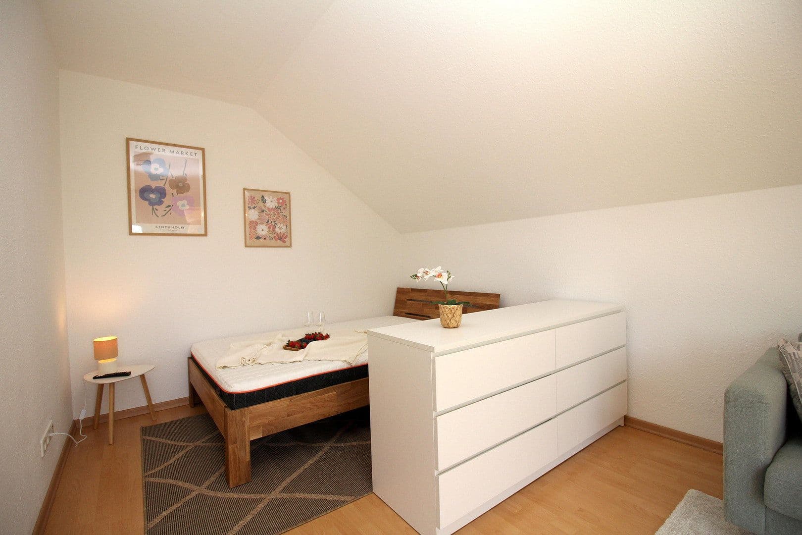 Prenájom bytu 1-izbový 33 m², Seehausener Allee 40, Leipzig, Sasko Prenájom bytu 1-izbový 33 m², Seehausener Allee 40, Leipzig, Sasko