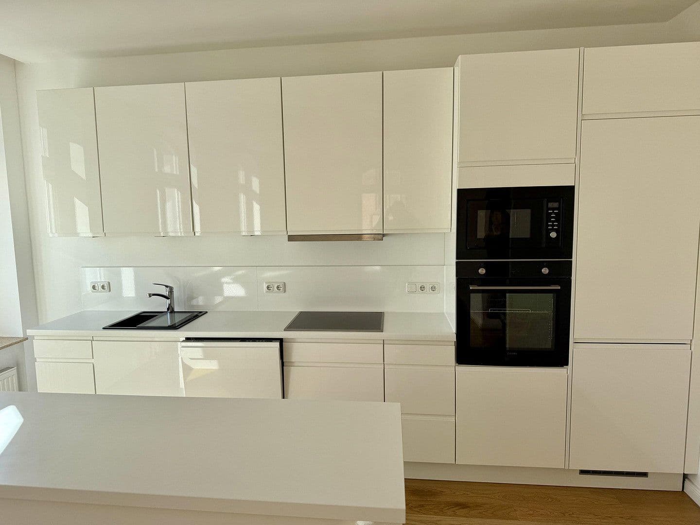 Prenájom bytu 3-izbový 90 m², Am Markt 2, Schwerin, Meklenbursko-Predpomoransko Prenájom bytu 3-izbový 90 m², Am Markt 2, Schwerin, Meklenbursko-Predpomoransko