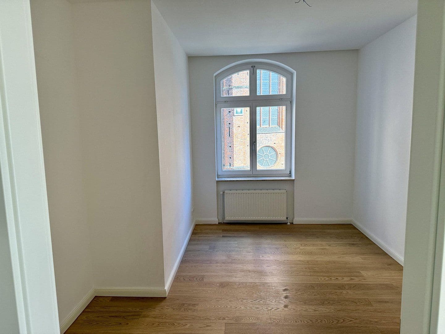 Prenájom bytu 3-izbový 90 m², Am Markt 2, Schwerin, Meklenbursko-Predpomoransko Prenájom bytu 3-izbový 90 m², Am Markt 2, Schwerin, Meklenbursko-Predpomoransko