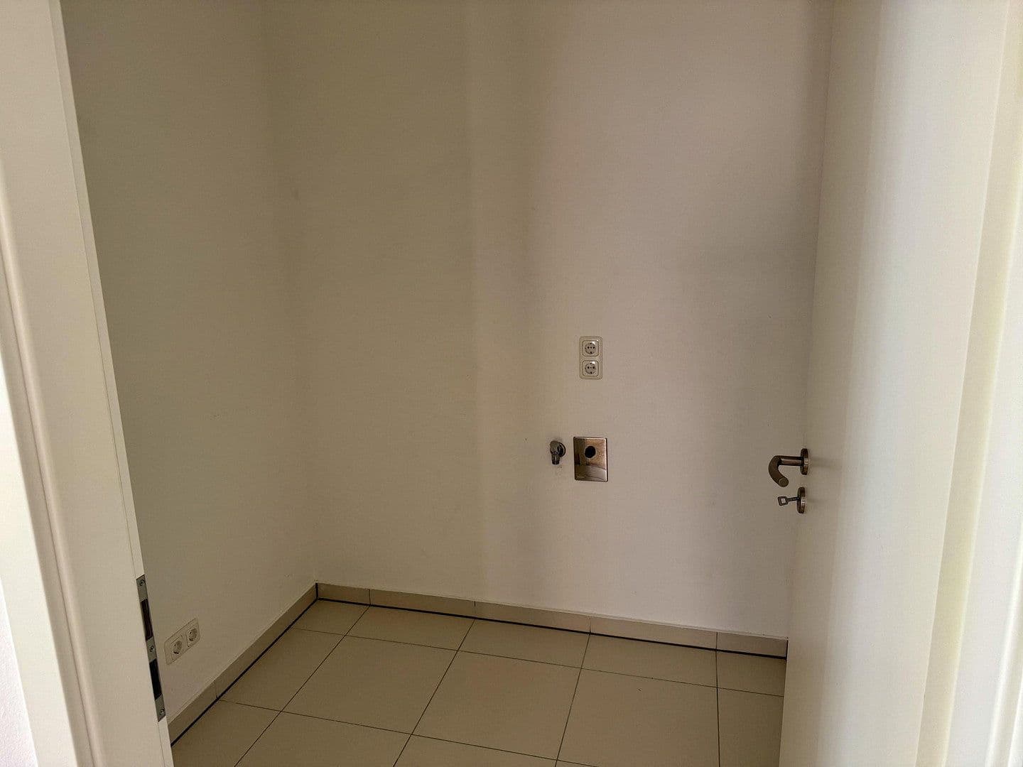 Prenájom bytu 3-izbový 90 m², Am Markt 2, Schwerin, Meklenbursko-Predpomoransko Prenájom bytu 3-izbový 90 m², Am Markt 2, Schwerin, Meklenbursko-Predpomoransko