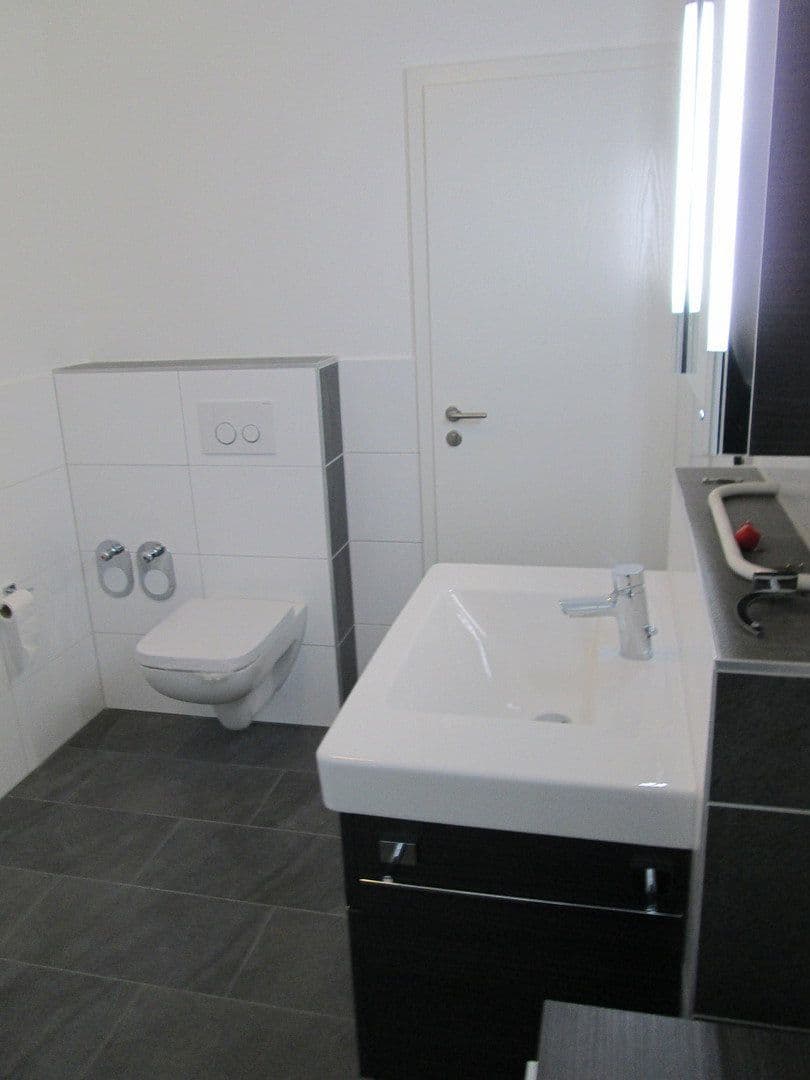 Prenájom bytu 3-izbový 140 m², Langen, Hesensko Prenájom bytu 3-izbový 140 m², Langen, Hesensko