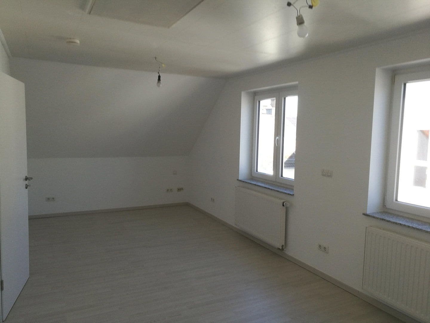 Prenájom bytu 3-izbový 140 m², Langen, Hesensko Prenájom bytu 3-izbový 140 m², Langen, Hesensko
