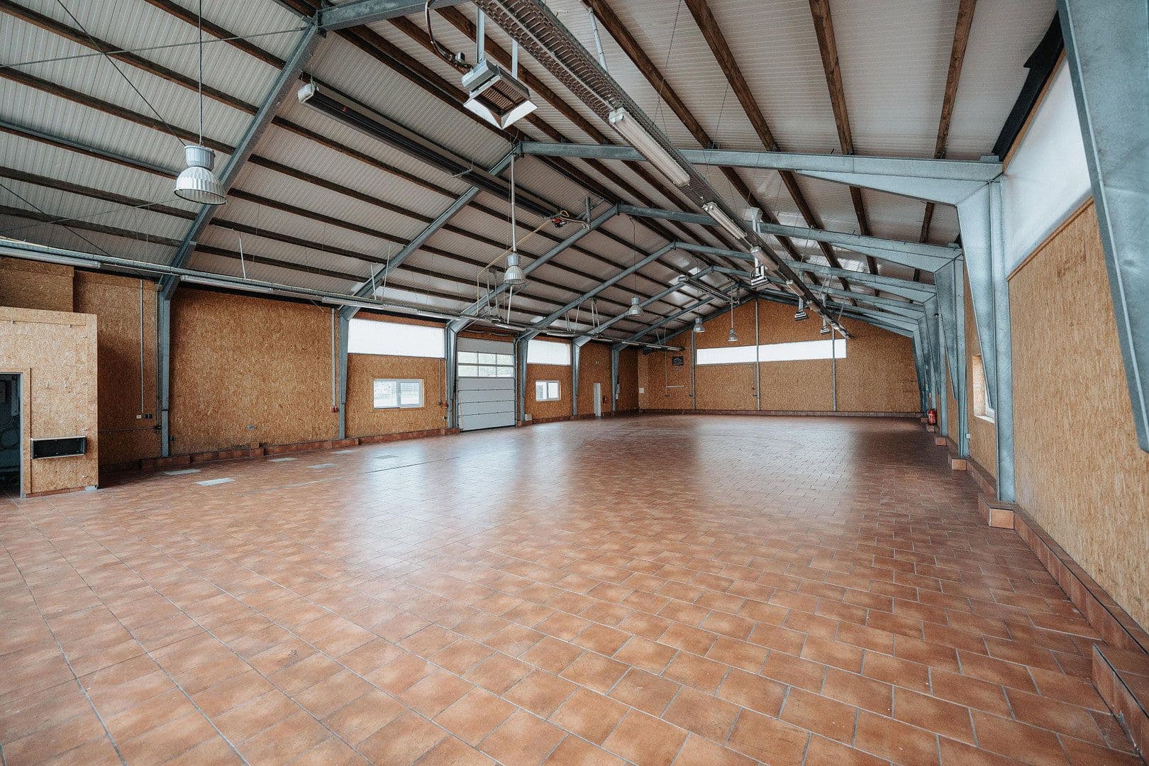 Prenájom nebytového priestoru 2.256 m², Burgviert 5–11, Hohenaspe, Šlezvicko-Holštajnsko Prenájom nebytového priestoru 2.256 m², Burgviert 5–11, Hohenaspe, Šlezvicko-Holštajnsko