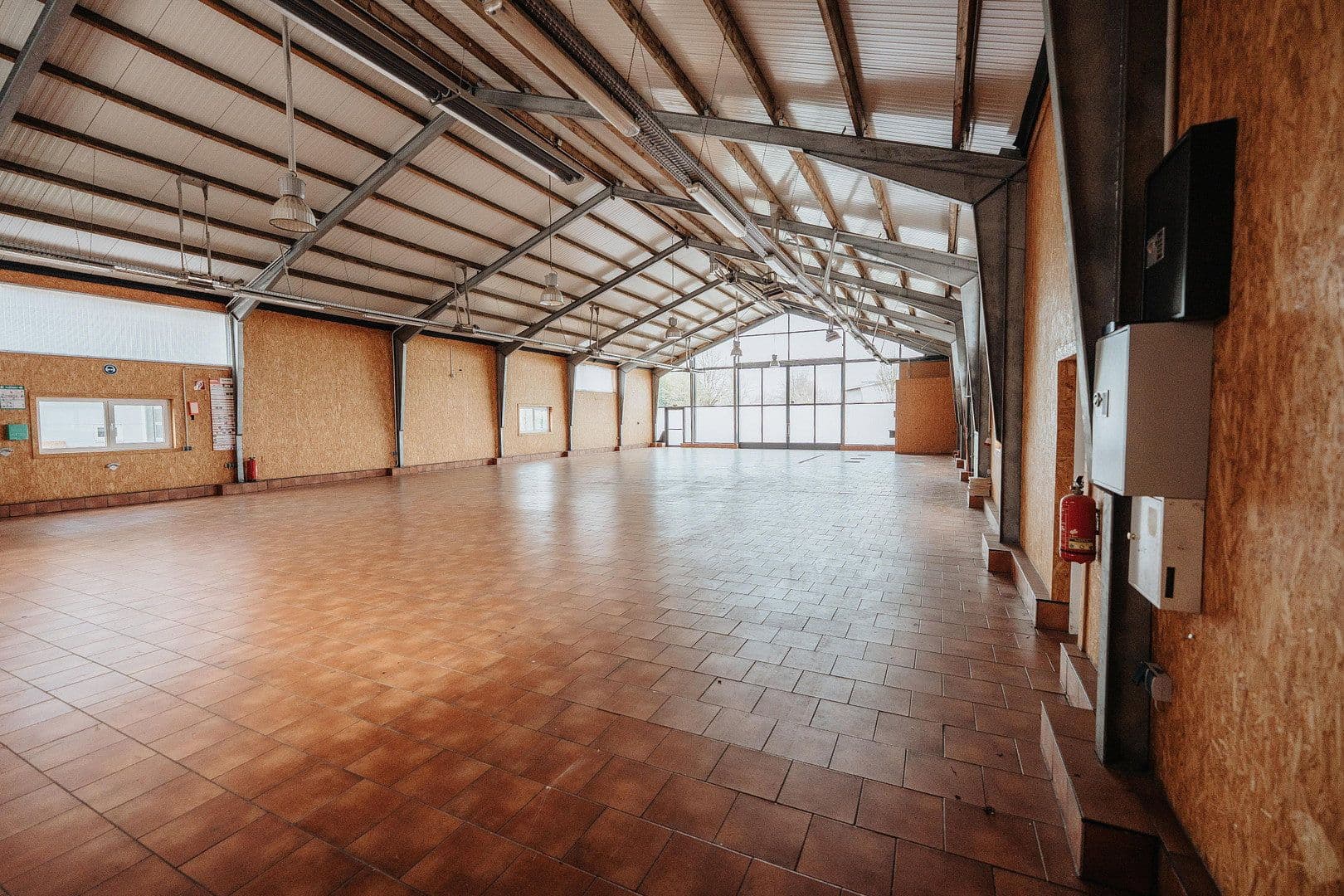 Prenájom nebytového priestoru 2.256 m², Burgviert 5–11, Hohenaspe, Šlezvicko-Holštajnsko Prenájom nebytového priestoru 2.256 m², Burgviert 5–11, Hohenaspe, Šlezvicko-Holštajnsko