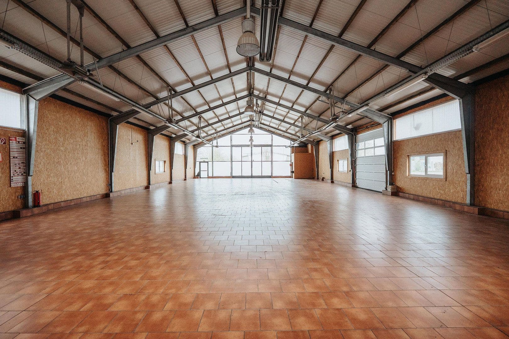 Prenájom nebytového priestoru 2.256 m², Burgviert 5–11, Hohenaspe, Šlezvicko-Holštajnsko Prenájom nebytového priestoru 2.256 m², Burgviert 5–11, Hohenaspe, Šlezvicko-Holštajnsko