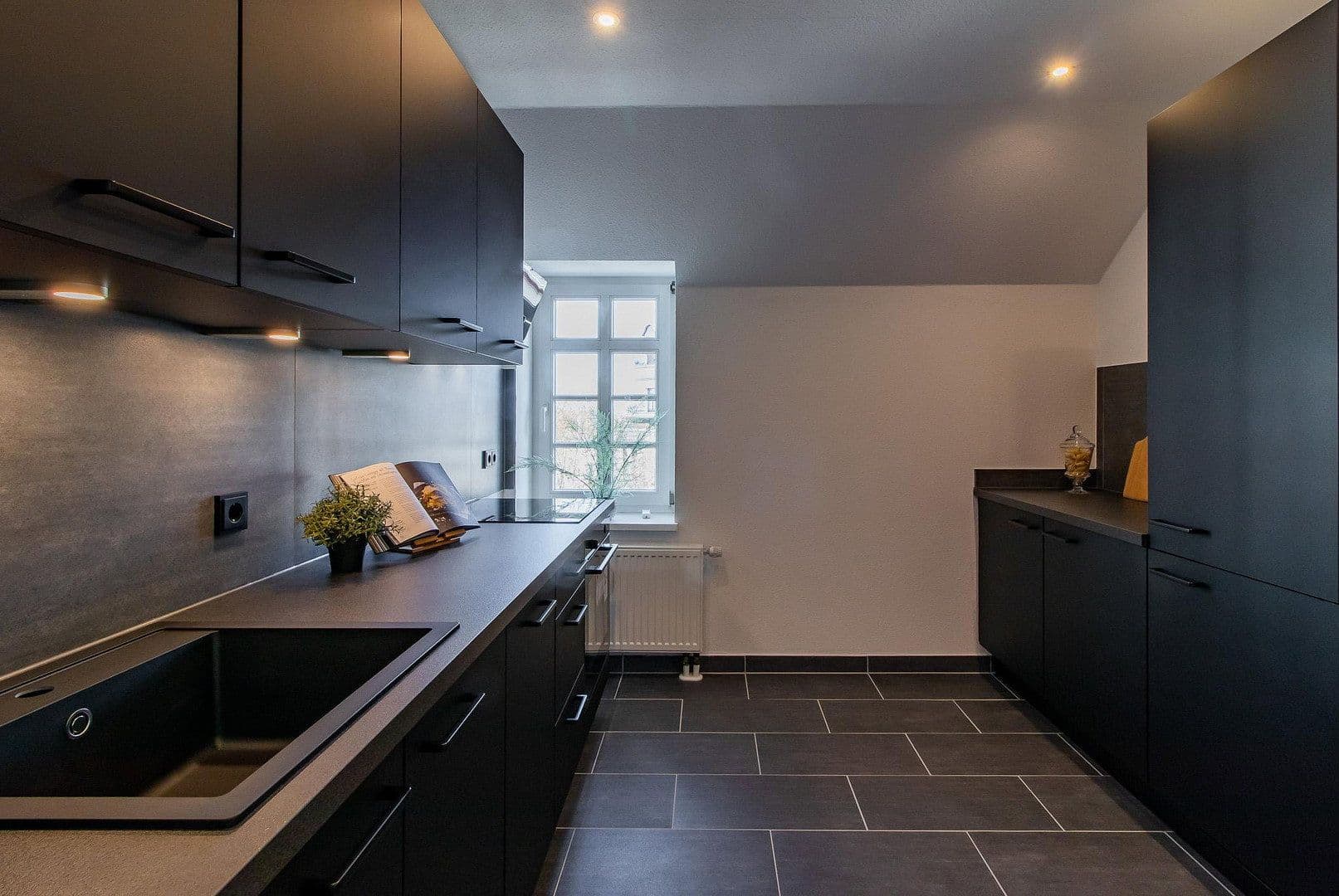 Prenájom bytu 2-izbový 57 m², Agricolastr. 67, Chemnitz, Sasko Prenájom bytu 2-izbový 57 m², Agricolastr. 67, Chemnitz, Sasko