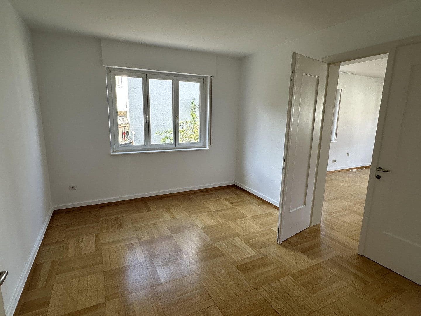 Prenájom bytu 4-izbový 110 m², Brahmsweg 32, Stuttgart, Bádensko-Wurttembersko Prenájom bytu 4-izbový 110 m², Brahmsweg 32, Stuttgart, Bádensko-Wurttembersko