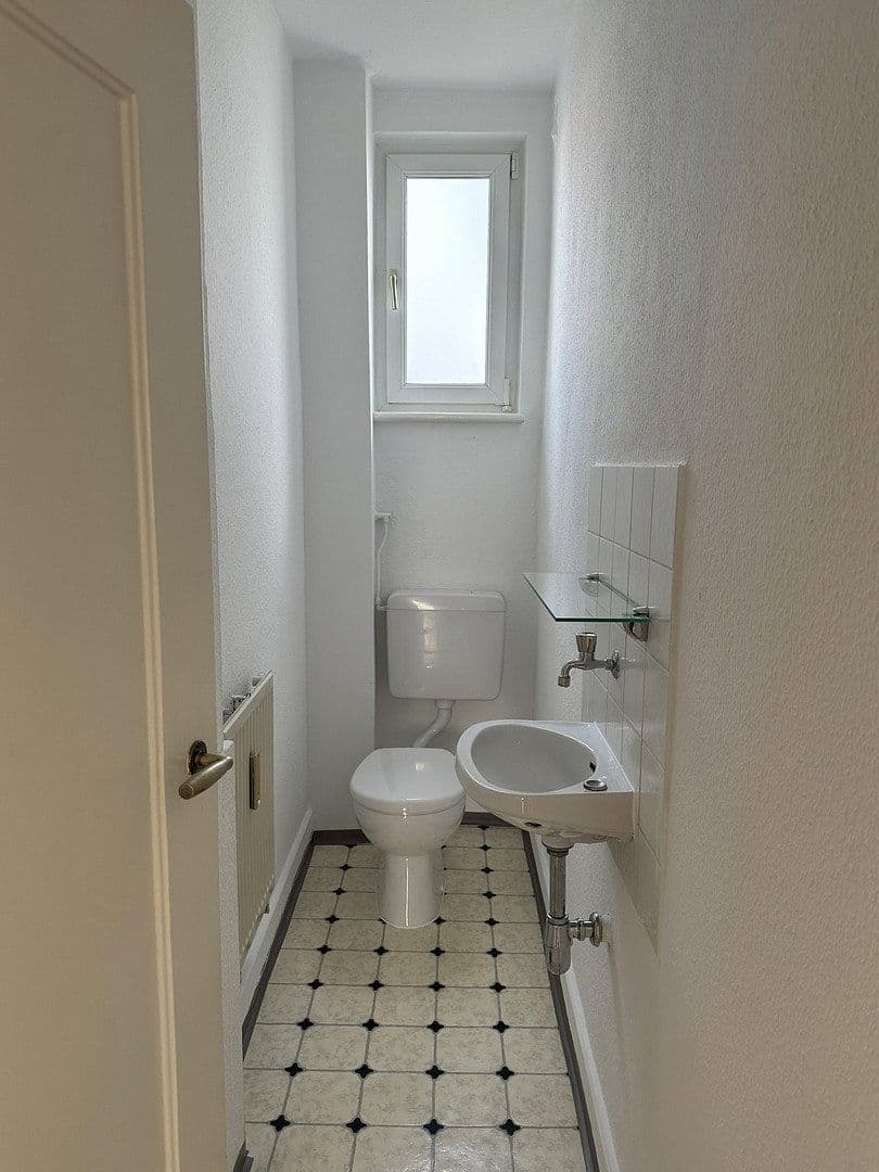 Prenájom bytu 4-izbový 110 m², Brahmsweg 32, Stuttgart, Bádensko-Wurttembersko Prenájom bytu 4-izbový 110 m², Brahmsweg 32, Stuttgart, Bádensko-Wurttembersko