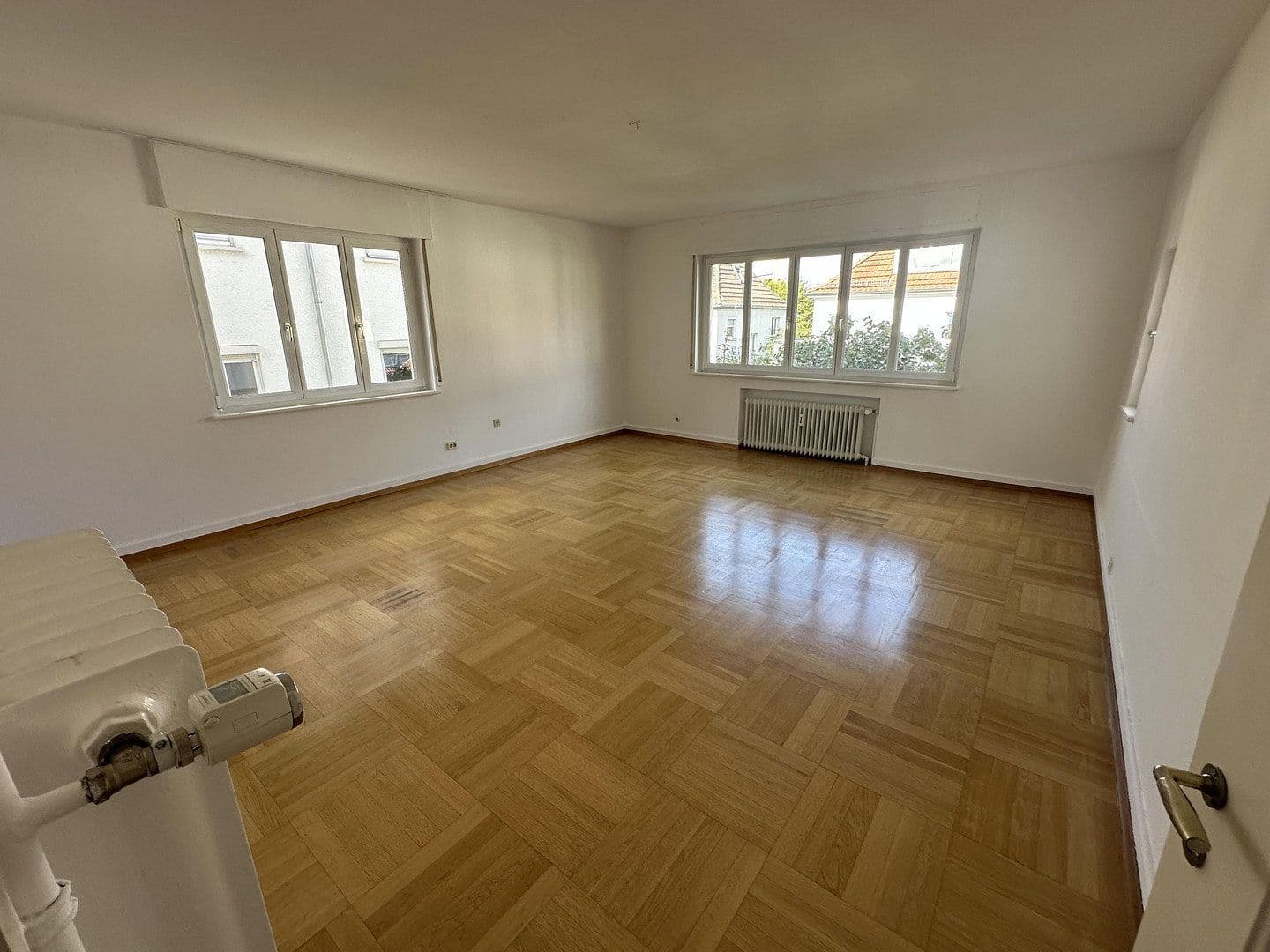 Prenájom bytu 4-izbový 110 m², Brahmsweg 32, Stuttgart, Bádensko-Wurttembersko Prenájom bytu 4-izbový 110 m², Brahmsweg 32, Stuttgart, Bádensko-Wurttembersko