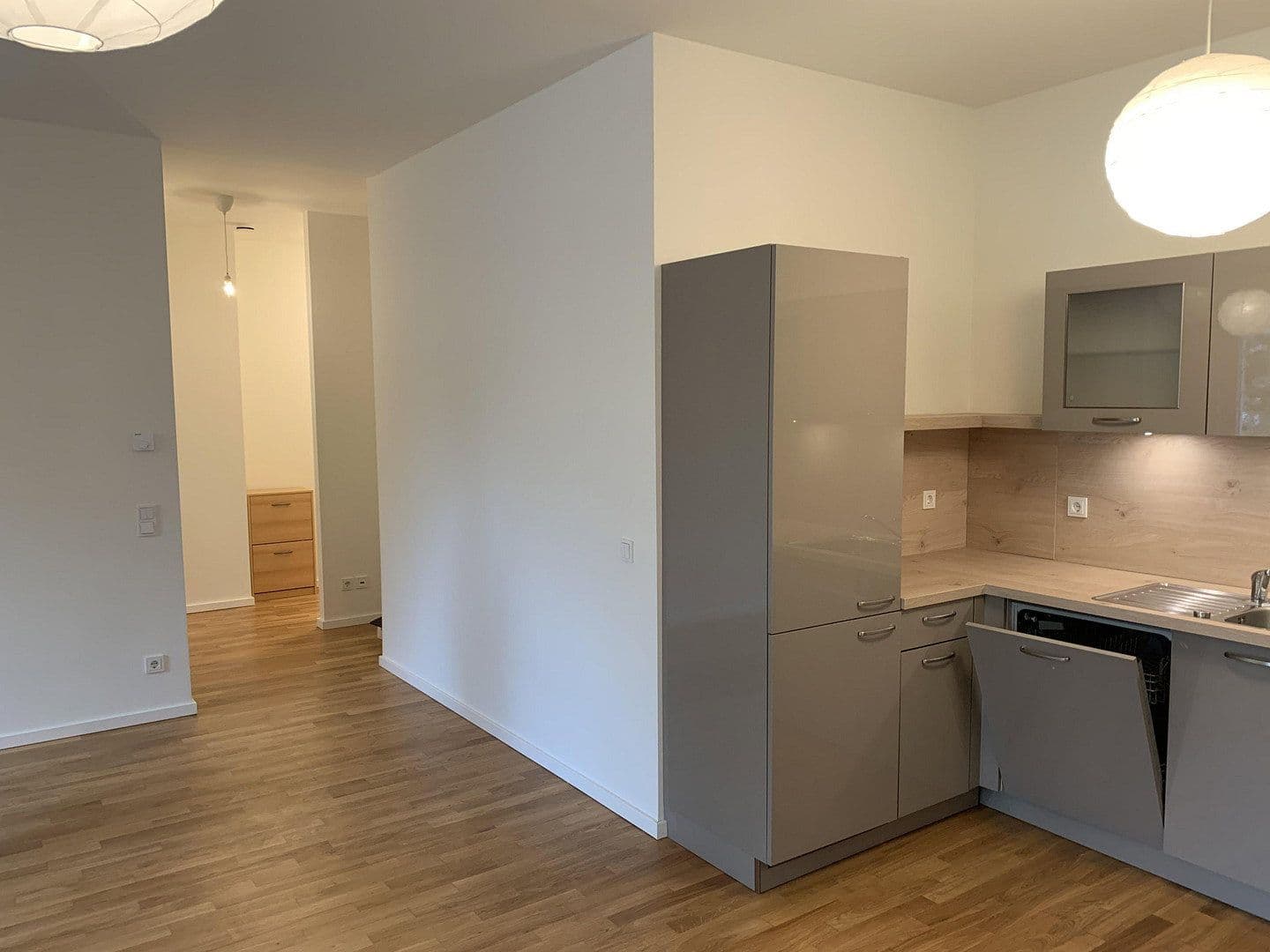 Prenájom bytu 3-izbový 84 m², Else-Lasker-Schüler-Str. 6, Berlin, Berlín Prenájom bytu 3-izbový 84 m², Else-Lasker-Schüler-Str. 6, Berlin, Berlín