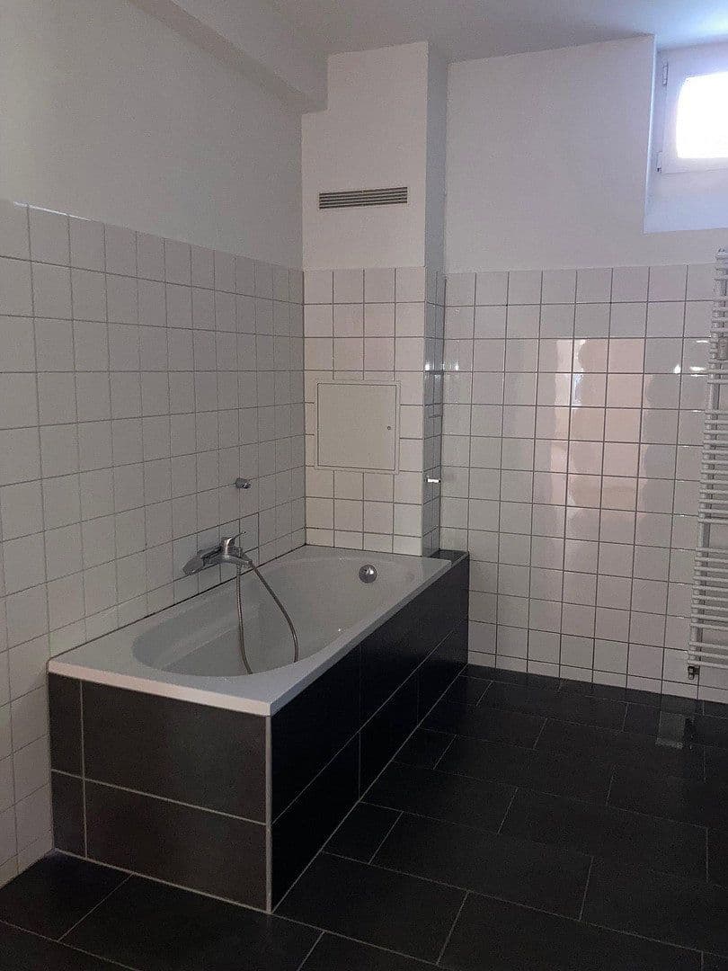 Prenájom bytu 2-izbový 88 m², Wittelsbachstraße 7, Ludwigshafen, Porýnie-Falcko Prenájom bytu 2-izbový 88 m², Wittelsbachstraße 7, Ludwigshafen, Porýnie-Falcko