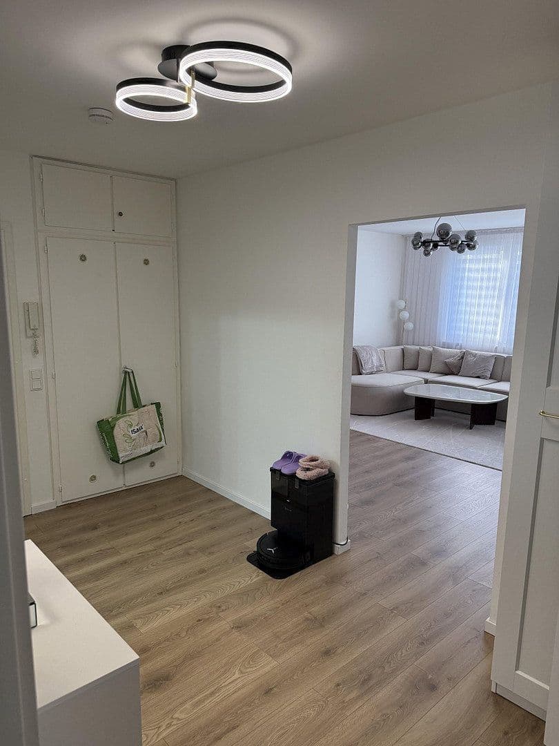 Prenájom bytu 5-izbový 125 m², Nosthoffenstraße 53, Düsseldorf, Severné Porýnie - Westfálsko Prenájom bytu 5-izbový 125 m², Nosthoffenstraße 53, Düsseldorf, Severné Porýnie - Westfálsko