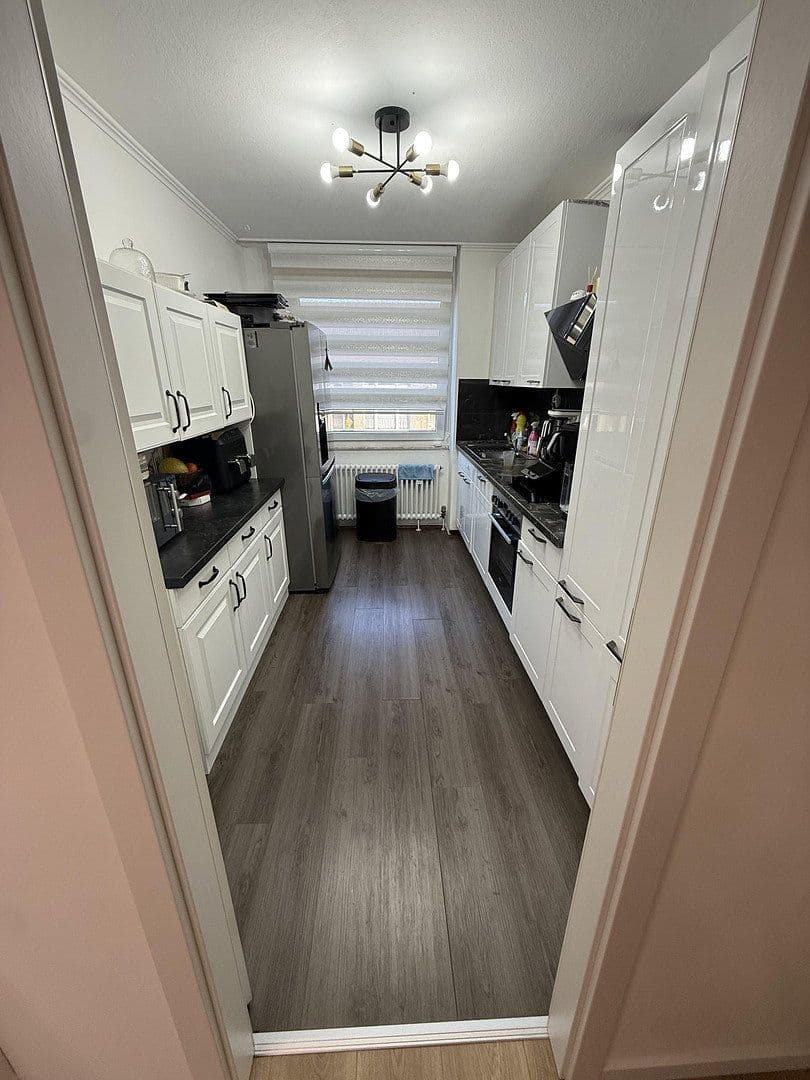 Prenájom bytu 5-izbový 125 m², Nosthoffenstraße 53, Düsseldorf, Severné Porýnie - Westfálsko Prenájom bytu 5-izbový 125 m², Nosthoffenstraße 53, Düsseldorf, Severné Porýnie - Westfálsko