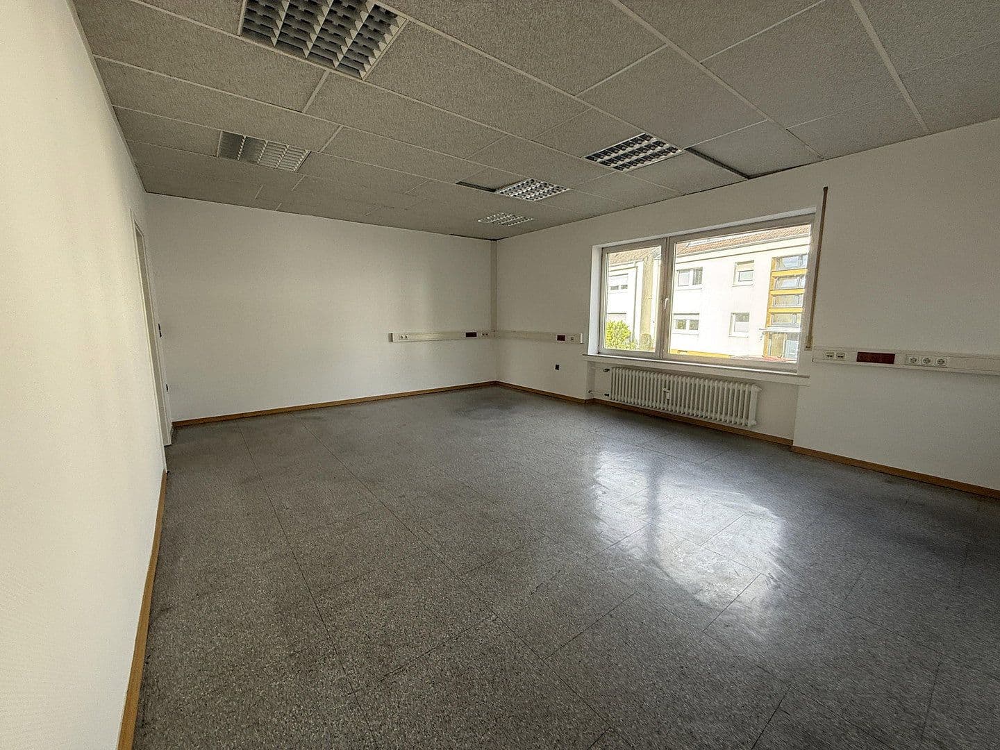 Prenájom kancelárie 130 m², Bergisch Gladbach, Severné Porýnie - Westfálsko Prenájom kancelárie 130 m², Bergisch Gladbach, Severné Porýnie - Westfálsko