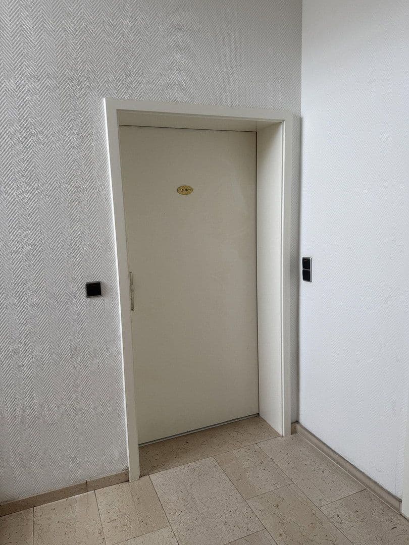 Prenájom kancelárie 130 m², Bergisch Gladbach, Severné Porýnie - Westfálsko Prenájom kancelárie 130 m², Bergisch Gladbach, Severné Porýnie - Westfálsko