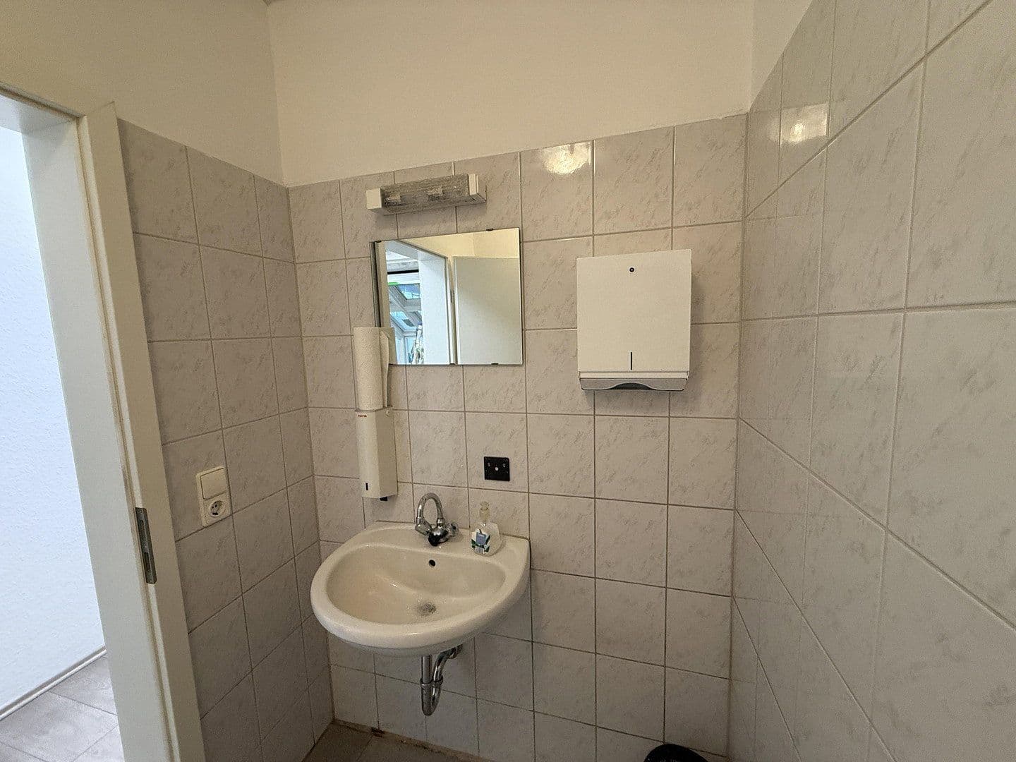 Prenájom kancelárie 130 m², Bergisch Gladbach, Severné Porýnie - Westfálsko Prenájom kancelárie 130 m², Bergisch Gladbach, Severné Porýnie - Westfálsko