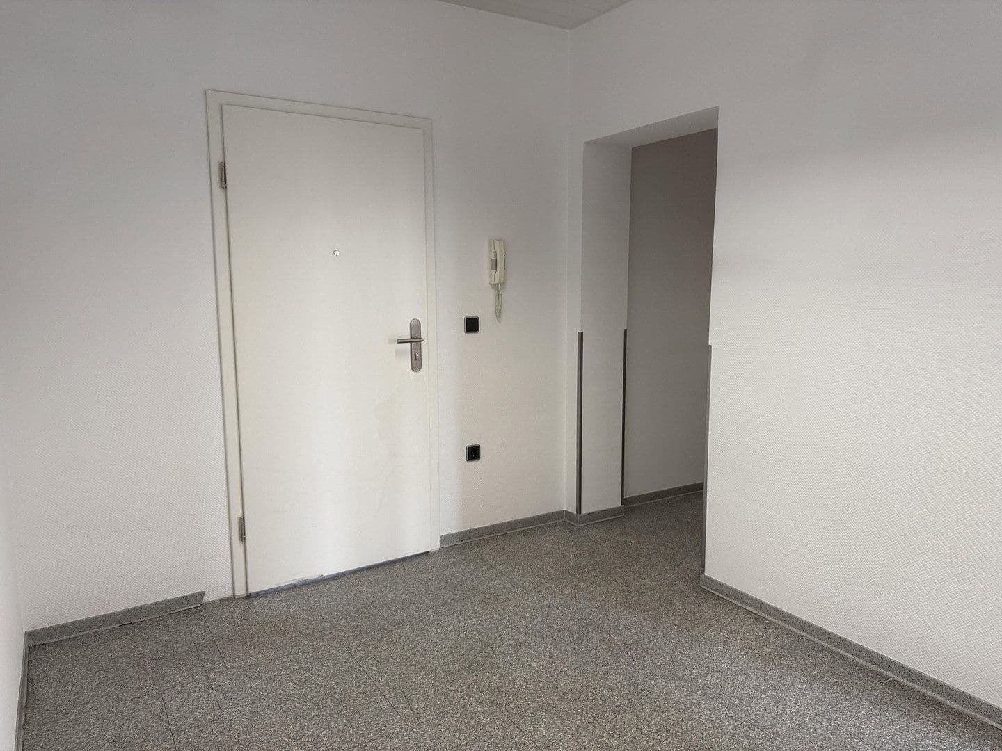 Prenájom kancelárie 130 m², Bergisch Gladbach, Severné Porýnie - Westfálsko Prenájom kancelárie 130 m², Bergisch Gladbach, Severné Porýnie - Westfálsko