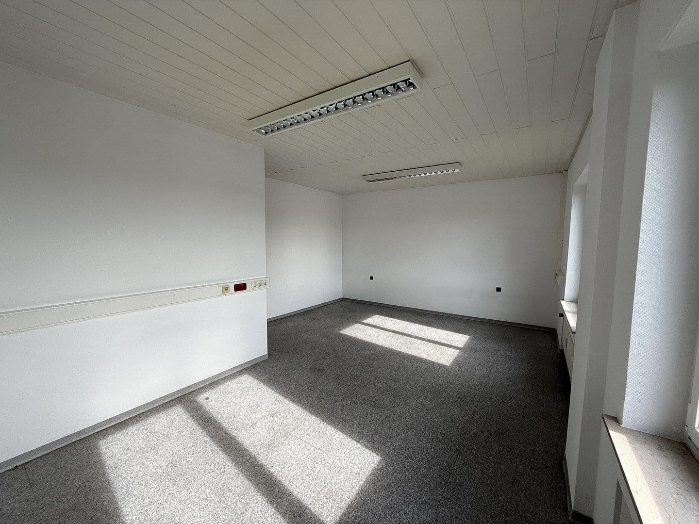 Prenájom kancelárie 130 m², Bergisch Gladbach, Severné Porýnie - Westfálsko Prenájom kancelárie 130 m², Bergisch Gladbach, Severné Porýnie - Westfálsko