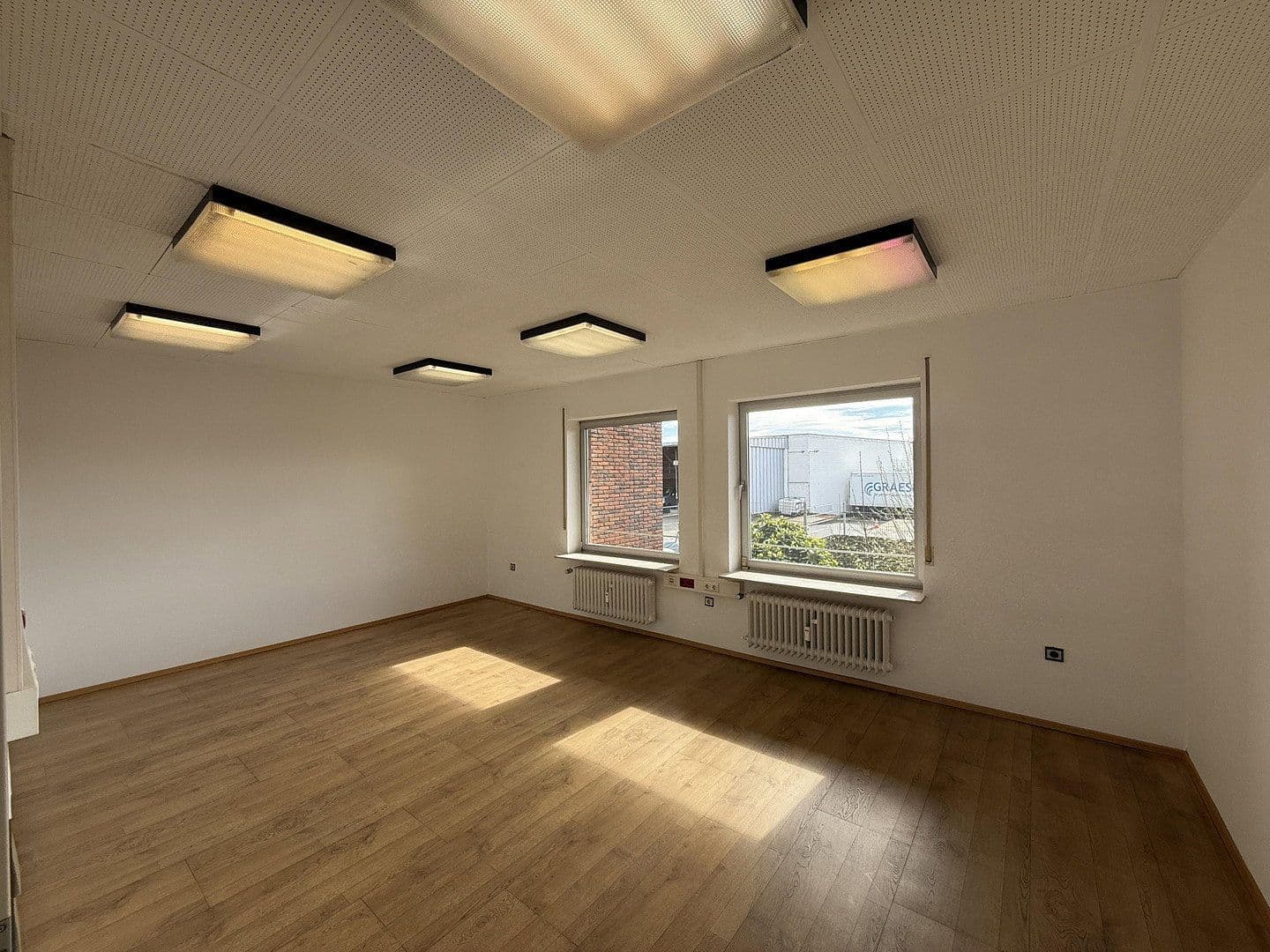 Prenájom kancelárie 130 m², Bergisch Gladbach, Severné Porýnie - Westfálsko Prenájom kancelárie 130 m², Bergisch Gladbach, Severné Porýnie - Westfálsko