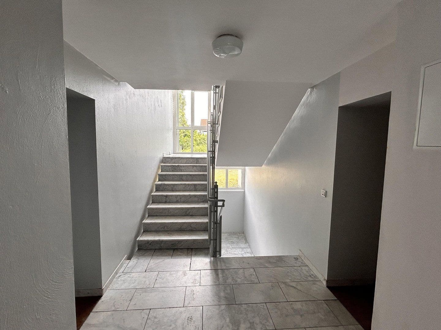 Prenájom bytu 1-izbový 30 m², Saarbrücken, Sársko Prenájom bytu 1-izbový 30 m², Saarbrücken, Sársko